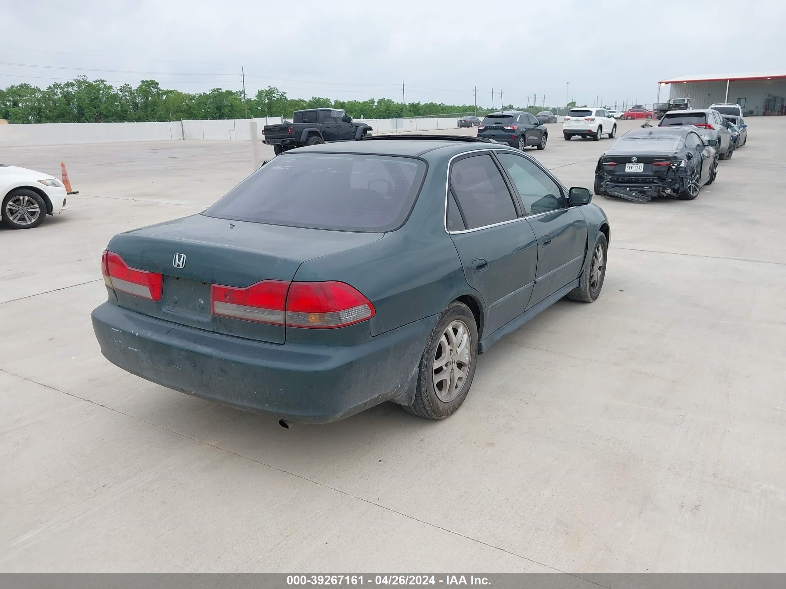 Photo 3 VIN: 1HGCG16502A044032 - HONDA ACCORD 