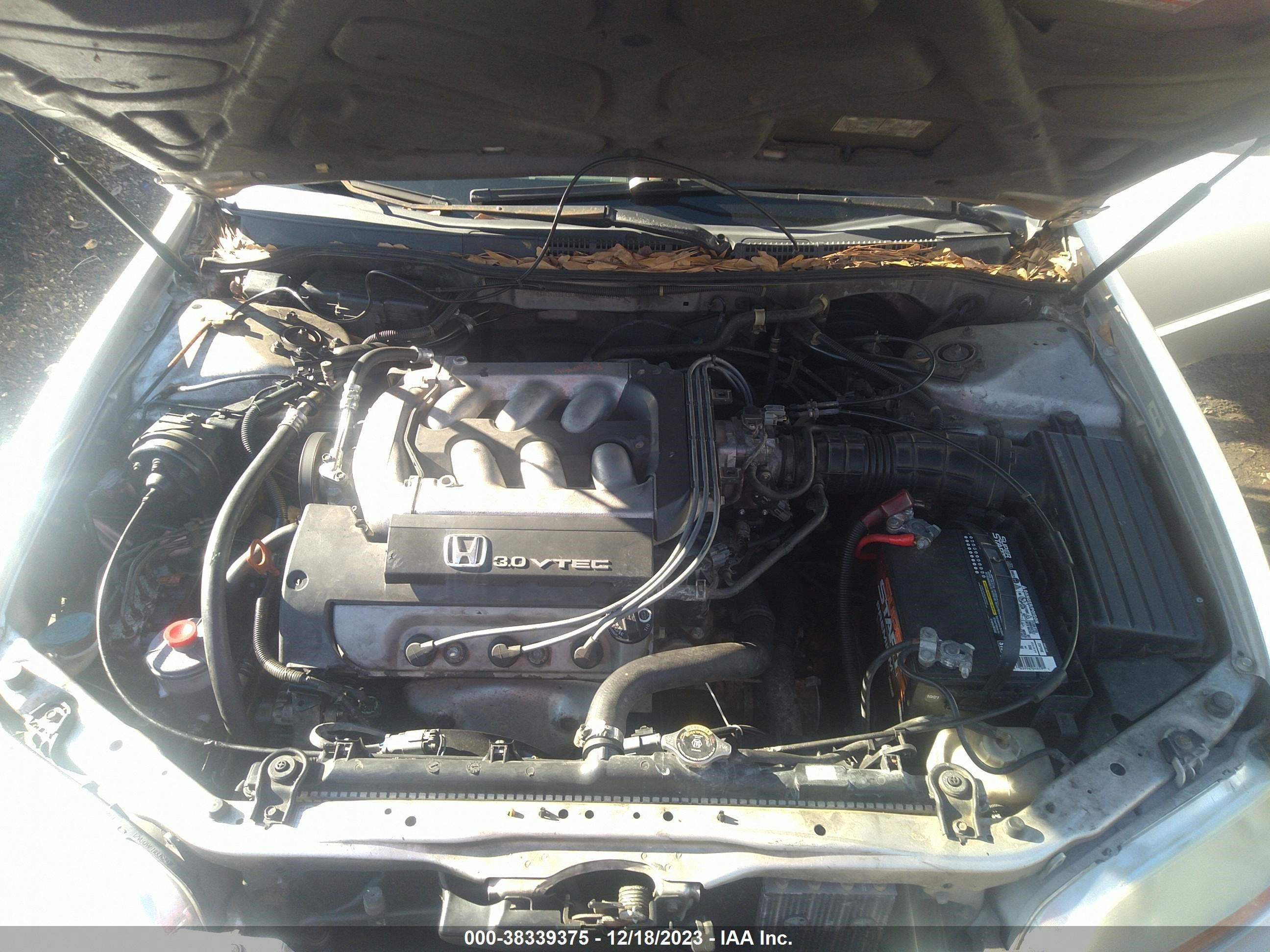 Photo 9 VIN: 1HGCG1650WA043873 - HONDA ACCORD 