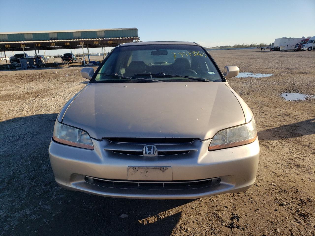 Photo 4 VIN: 1HGCG1650YA021469 - HONDA ACCORD 