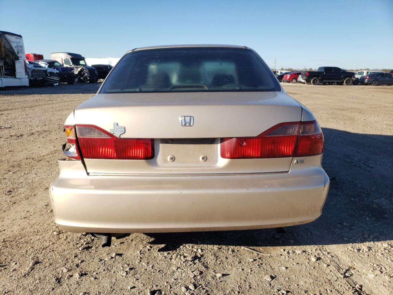 Photo 5 VIN: 1HGCG1650YA021469 - HONDA ACCORD 