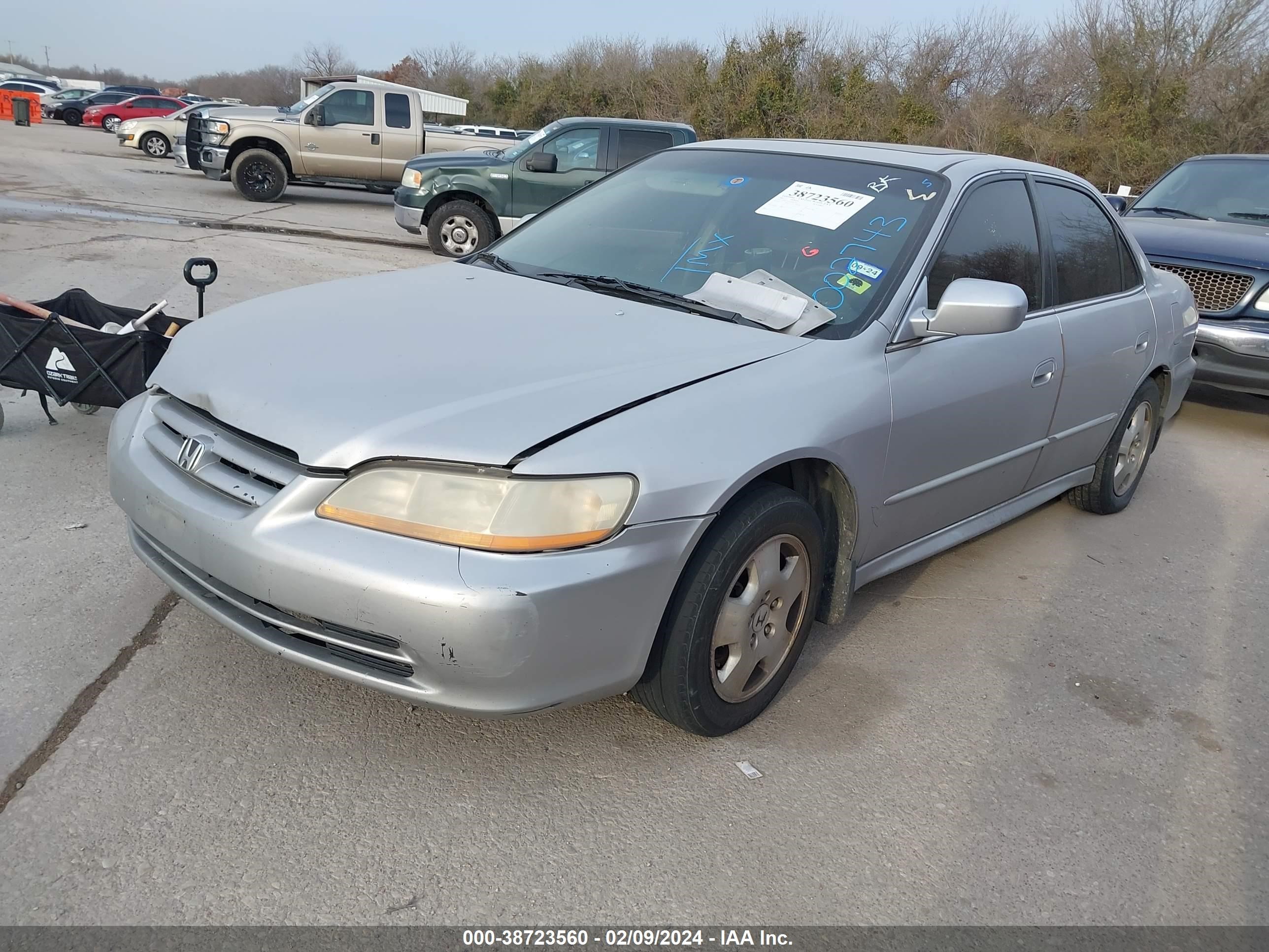 Photo 1 VIN: 1HGCG16511A002743 - HONDA ACCORD 