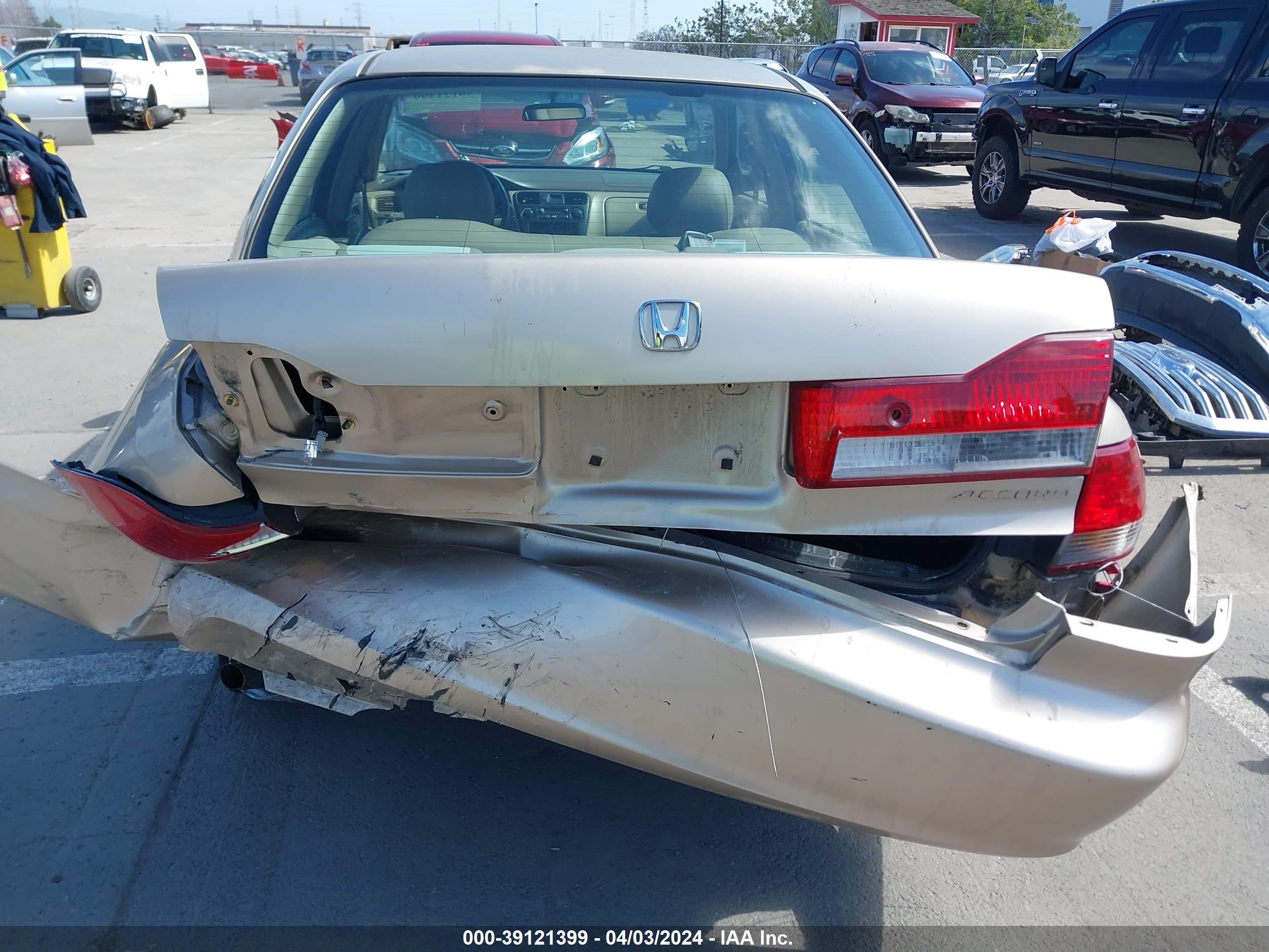 Photo 5 VIN: 1HGCG16511A058665 - HONDA ACCORD 