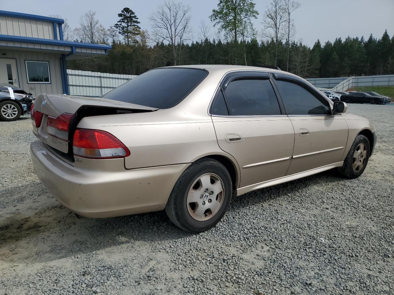 Photo 2 VIN: 1HGCG16511A068905 - HONDA ACCORD 