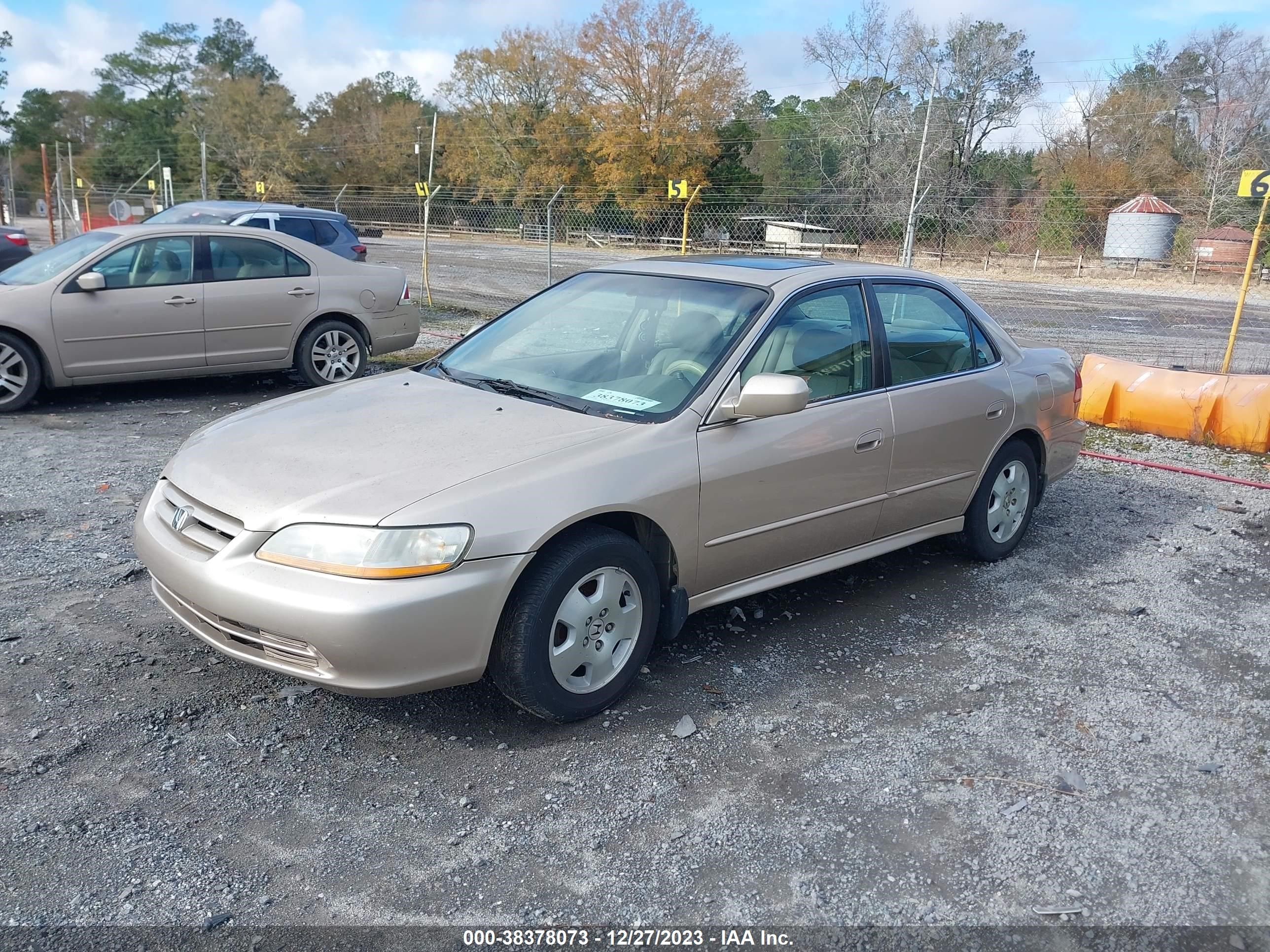 Photo 1 VIN: 1HGCG16511A069651 - HONDA ACCORD 