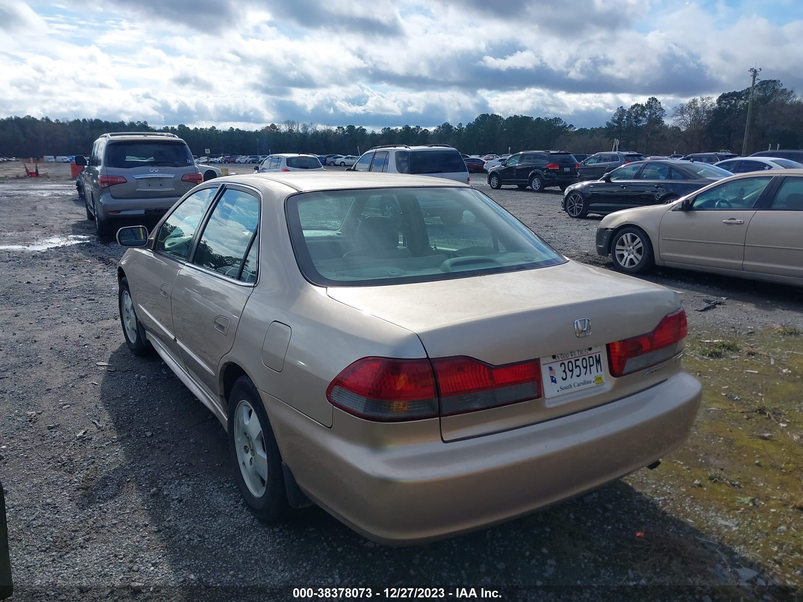 Photo 2 VIN: 1HGCG16511A069651 - HONDA ACCORD 