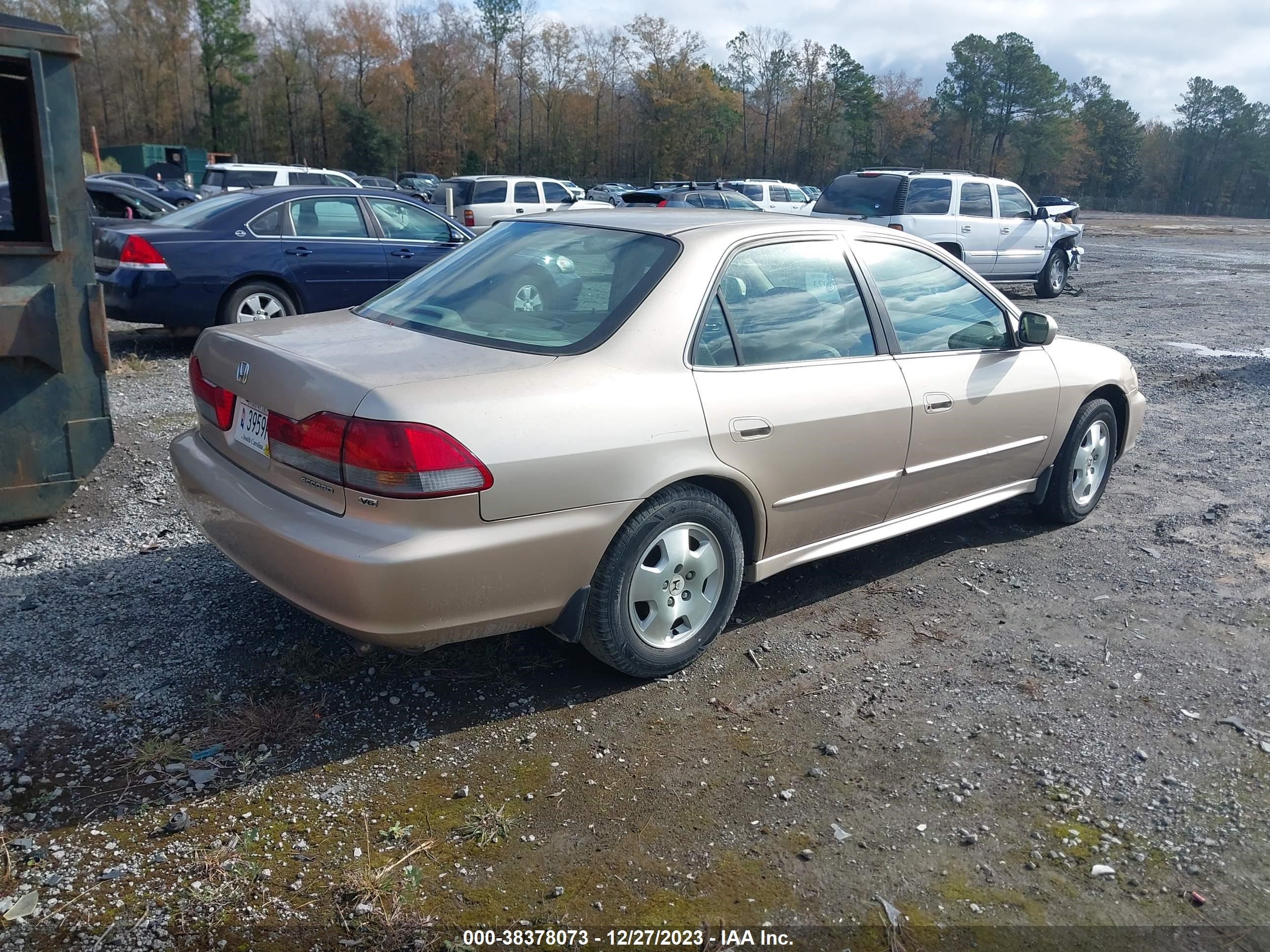 Photo 3 VIN: 1HGCG16511A069651 - HONDA ACCORD 