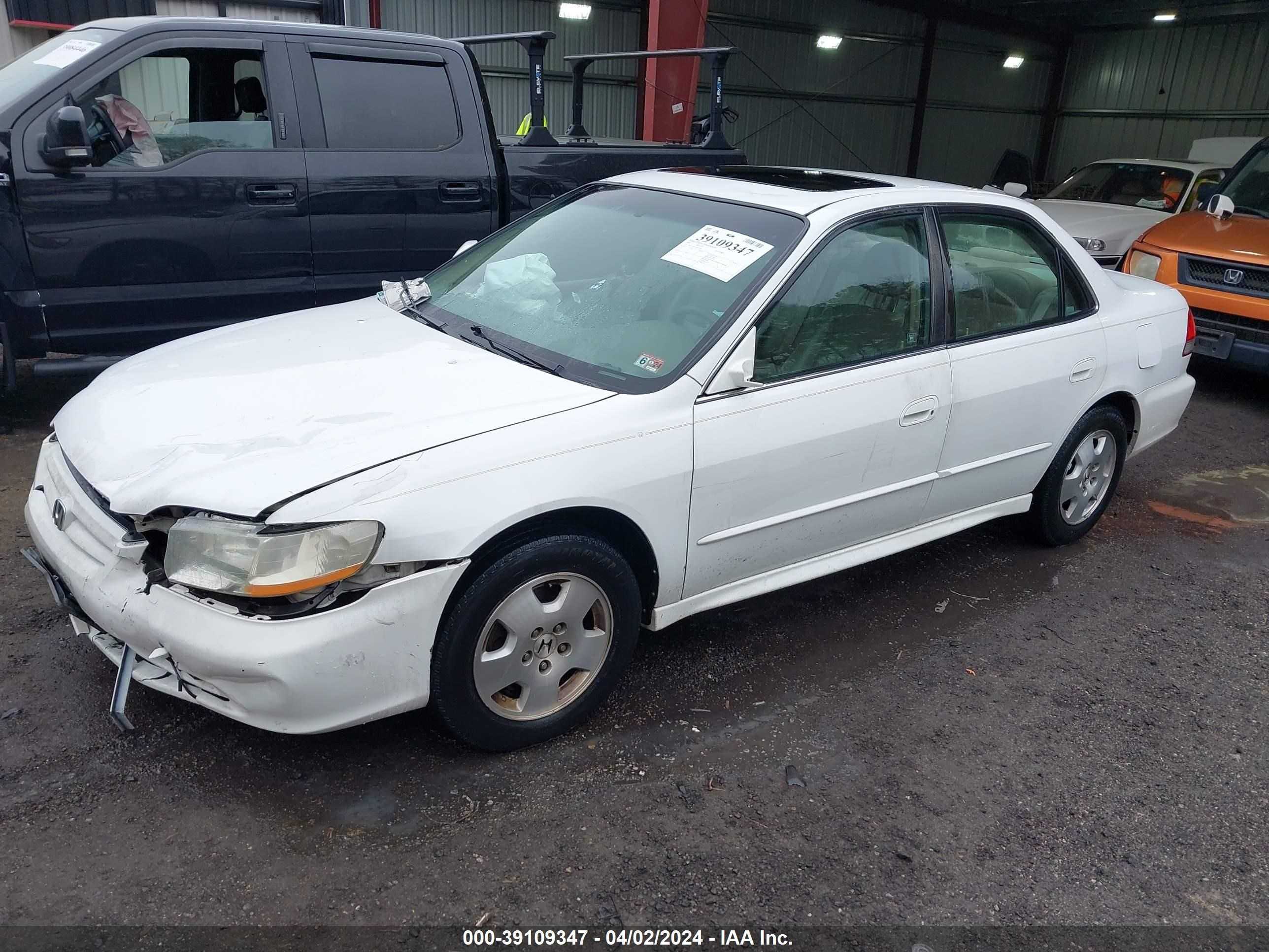 Photo 1 VIN: 1HGCG16512A010584 - HONDA ACCORD 