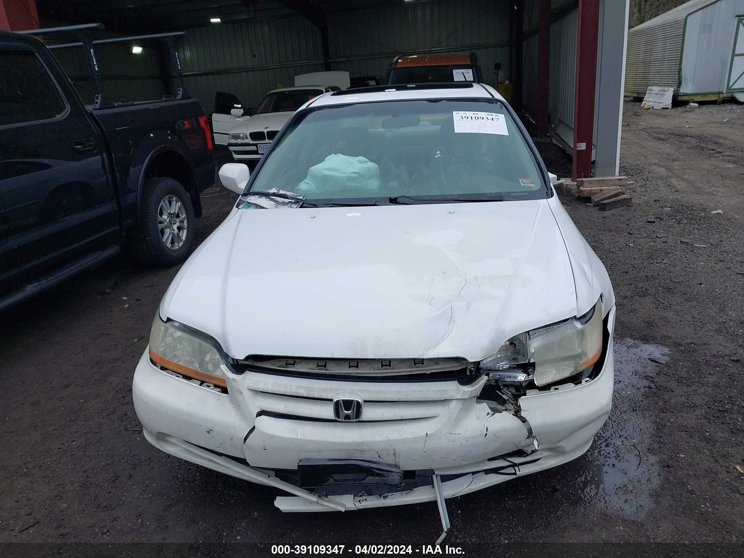 Photo 12 VIN: 1HGCG16512A010584 - HONDA ACCORD 