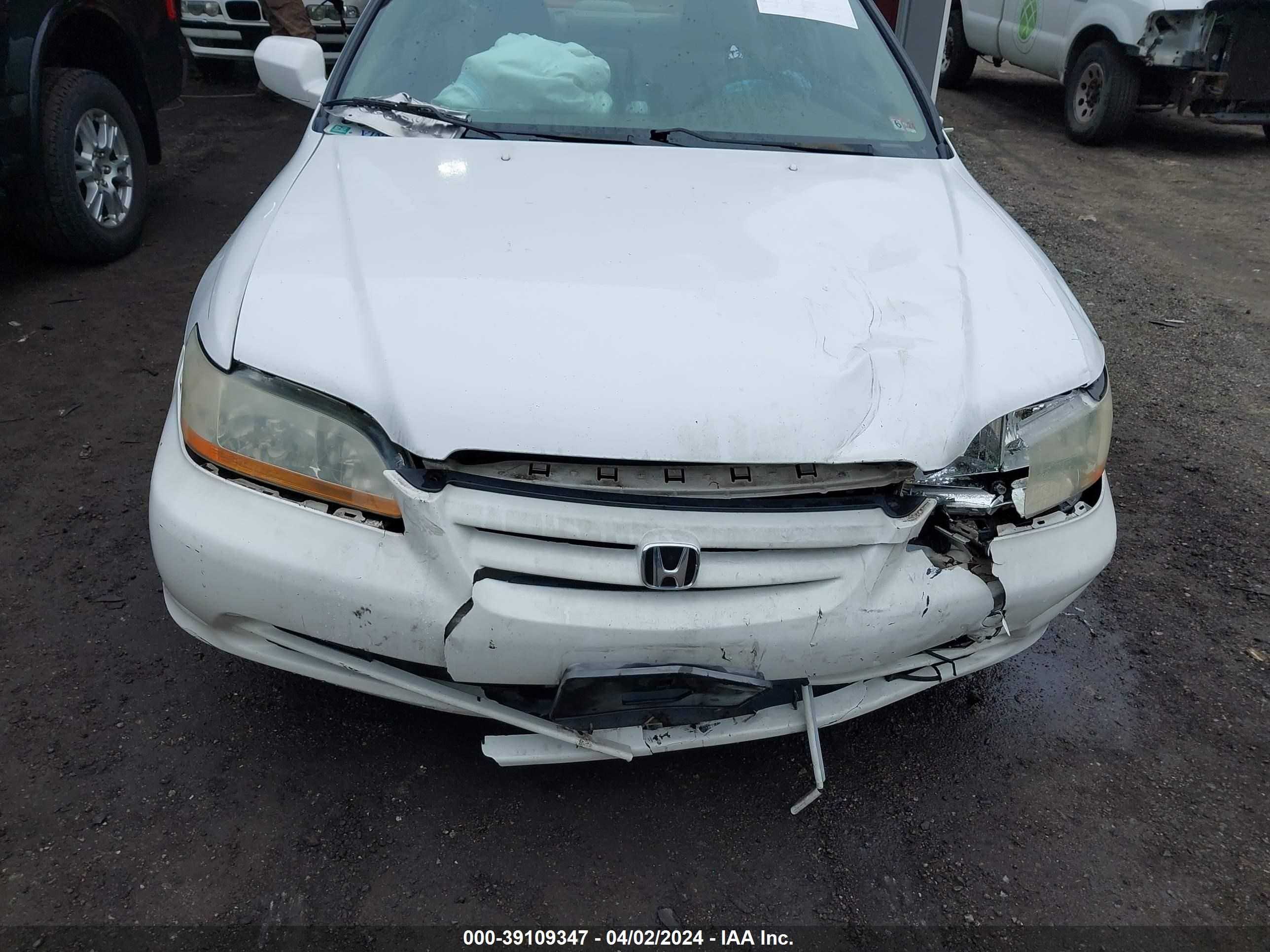 Photo 5 VIN: 1HGCG16512A010584 - HONDA ACCORD 