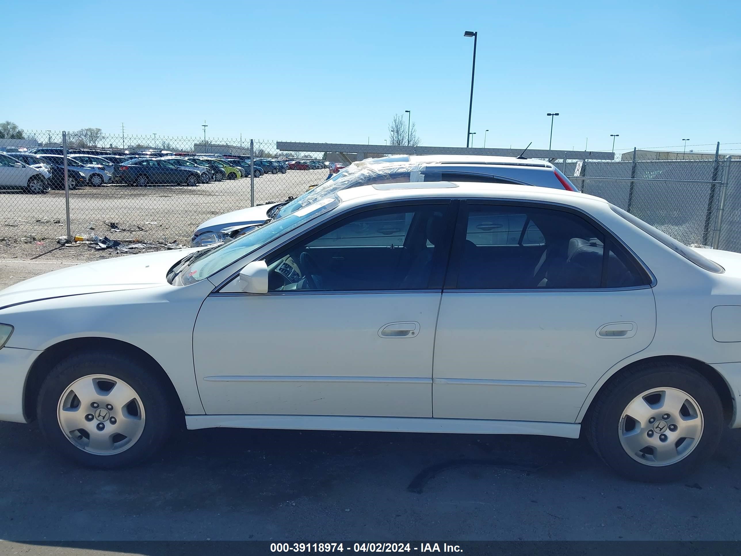 Photo 5 VIN: 1HGCG16512A049904 - HONDA ACCORD 