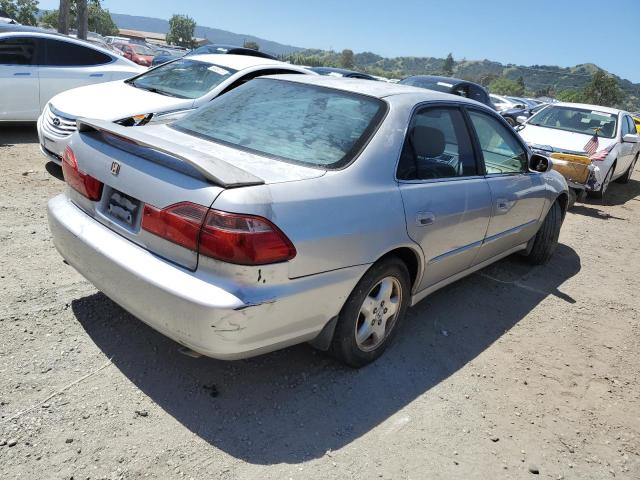 Photo 2 VIN: 1HGCG1651WA071715 - HONDA ACCORD 