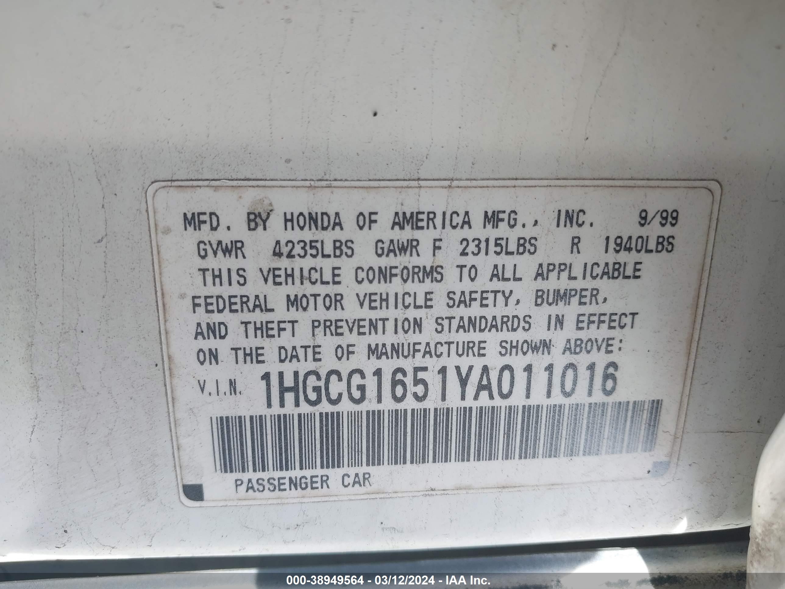 Photo 8 VIN: 1HGCG1651YA011016 - HONDA ACCORD 