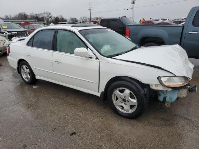 Photo 3 VIN: 1HGCG1651YA019682 - HONDA ACCORD 