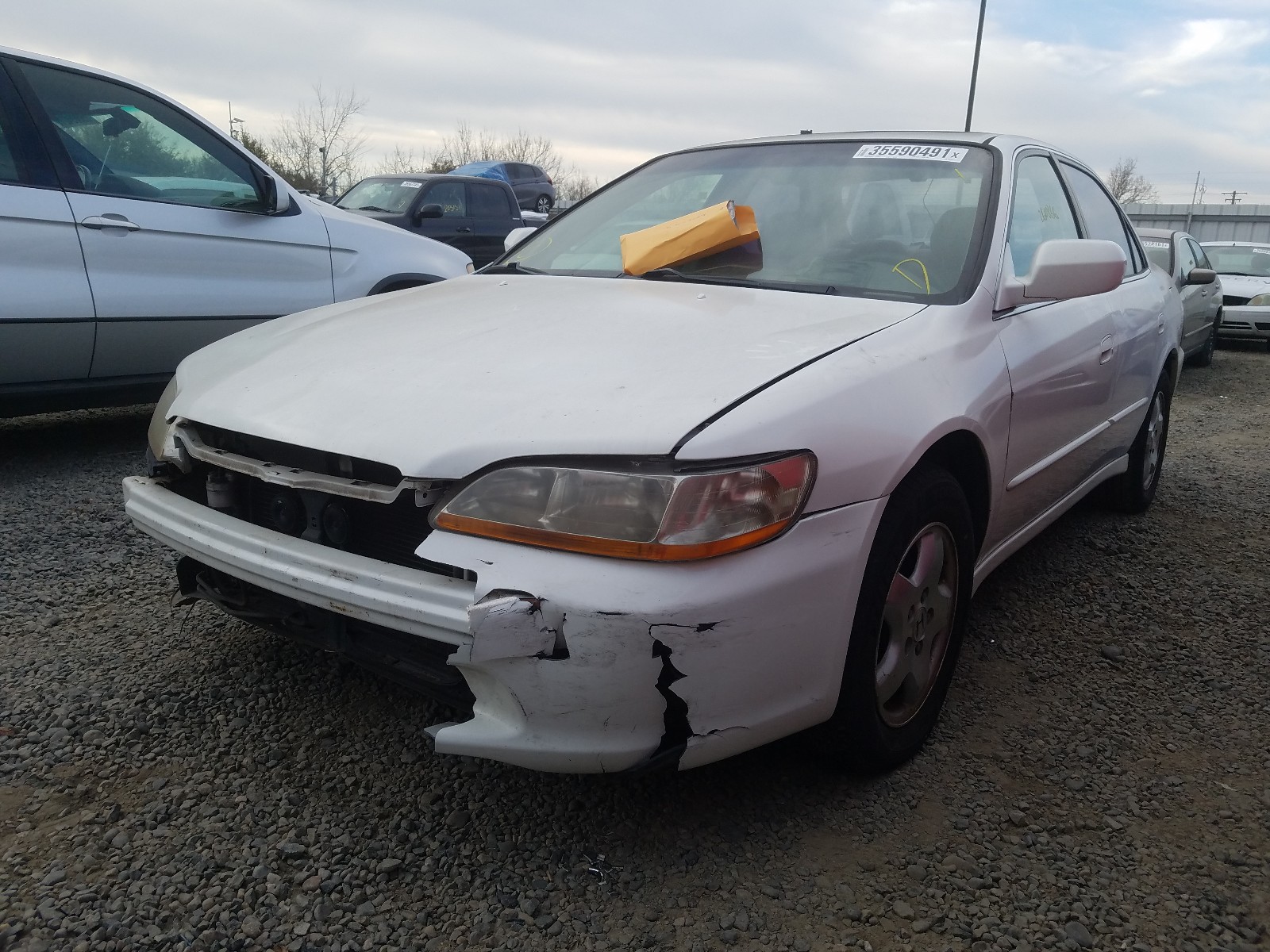 Photo 1 VIN: 1HGCG1651YA086850 - HONDA ACCORD EX 