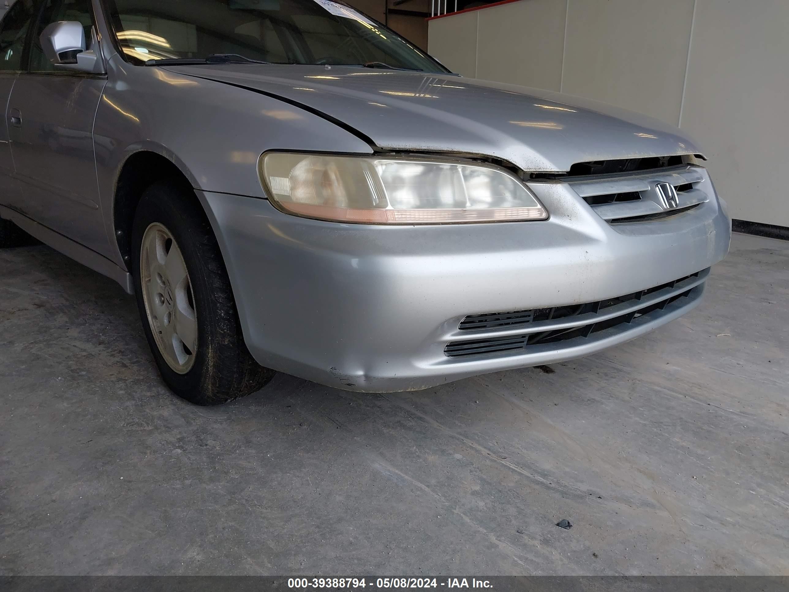 Photo 5 VIN: 1HGCG16521A050882 - HONDA ACCORD 