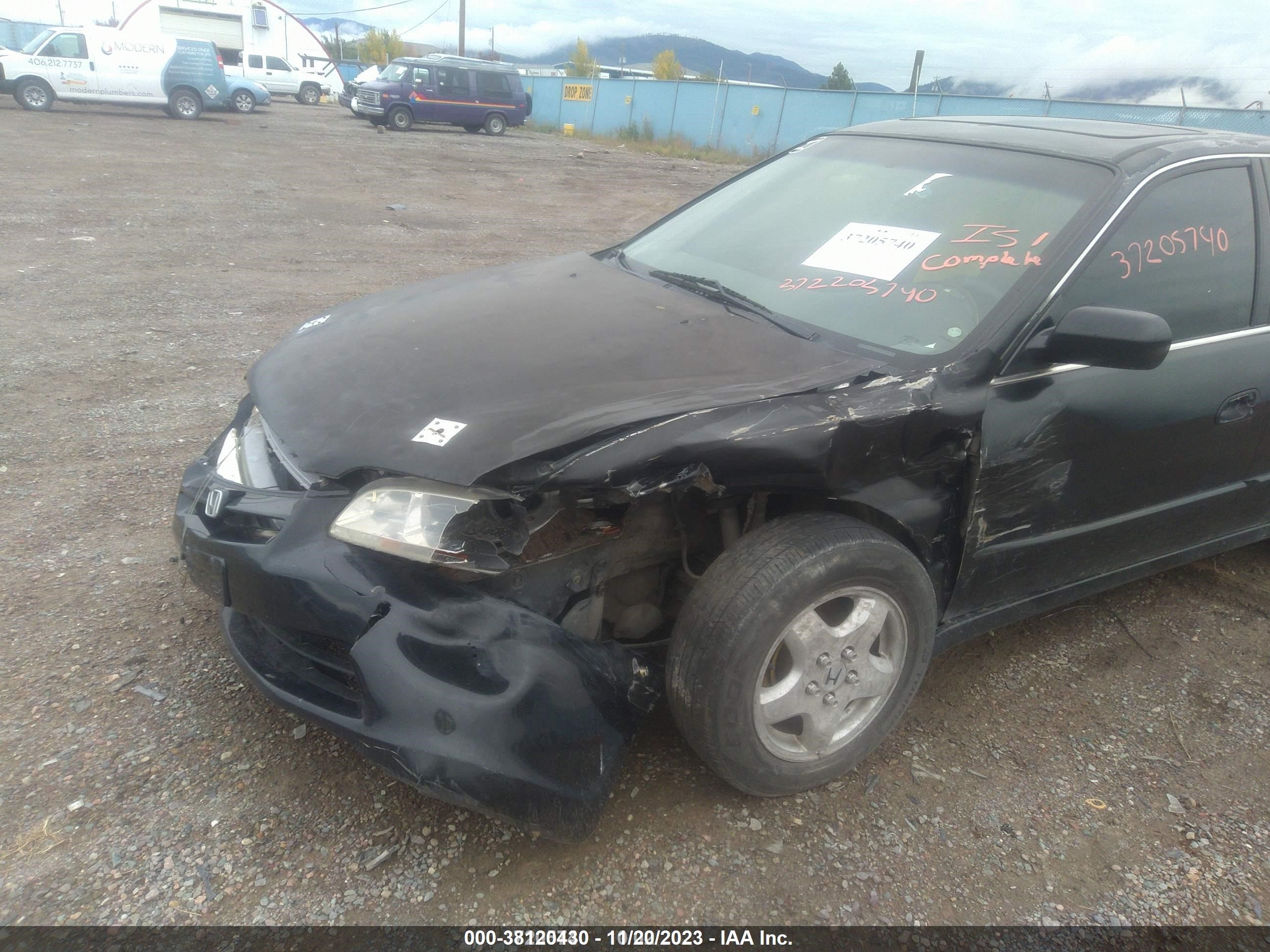 Photo 5 VIN: 1HGCG1652WA068340 - HONDA ACCORD 