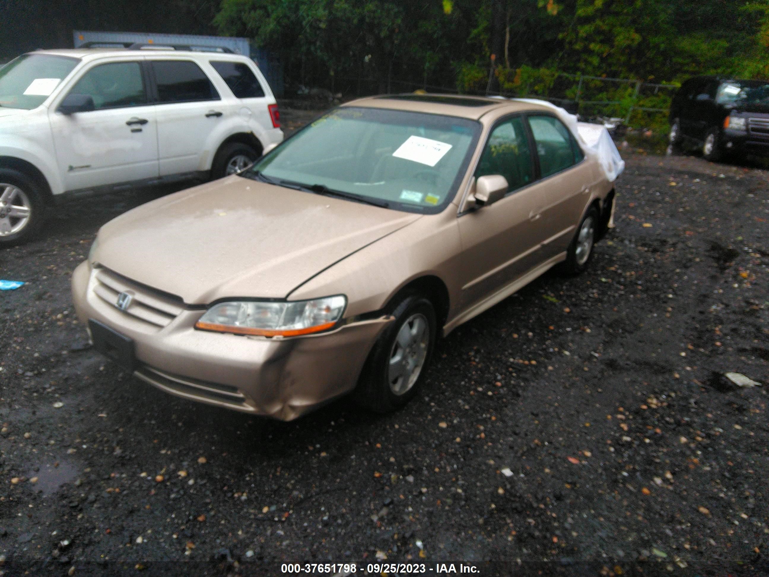 Photo 1 VIN: 1HGCG16531A061034 - HONDA ACCORD 