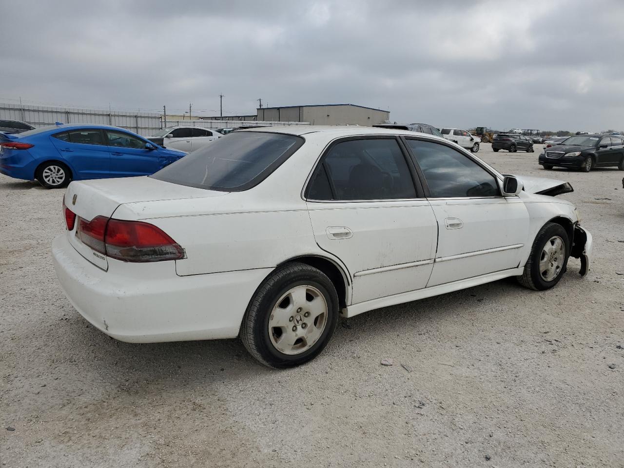 Photo 2 VIN: 1HGCG16532A020078 - HONDA ACCORD 