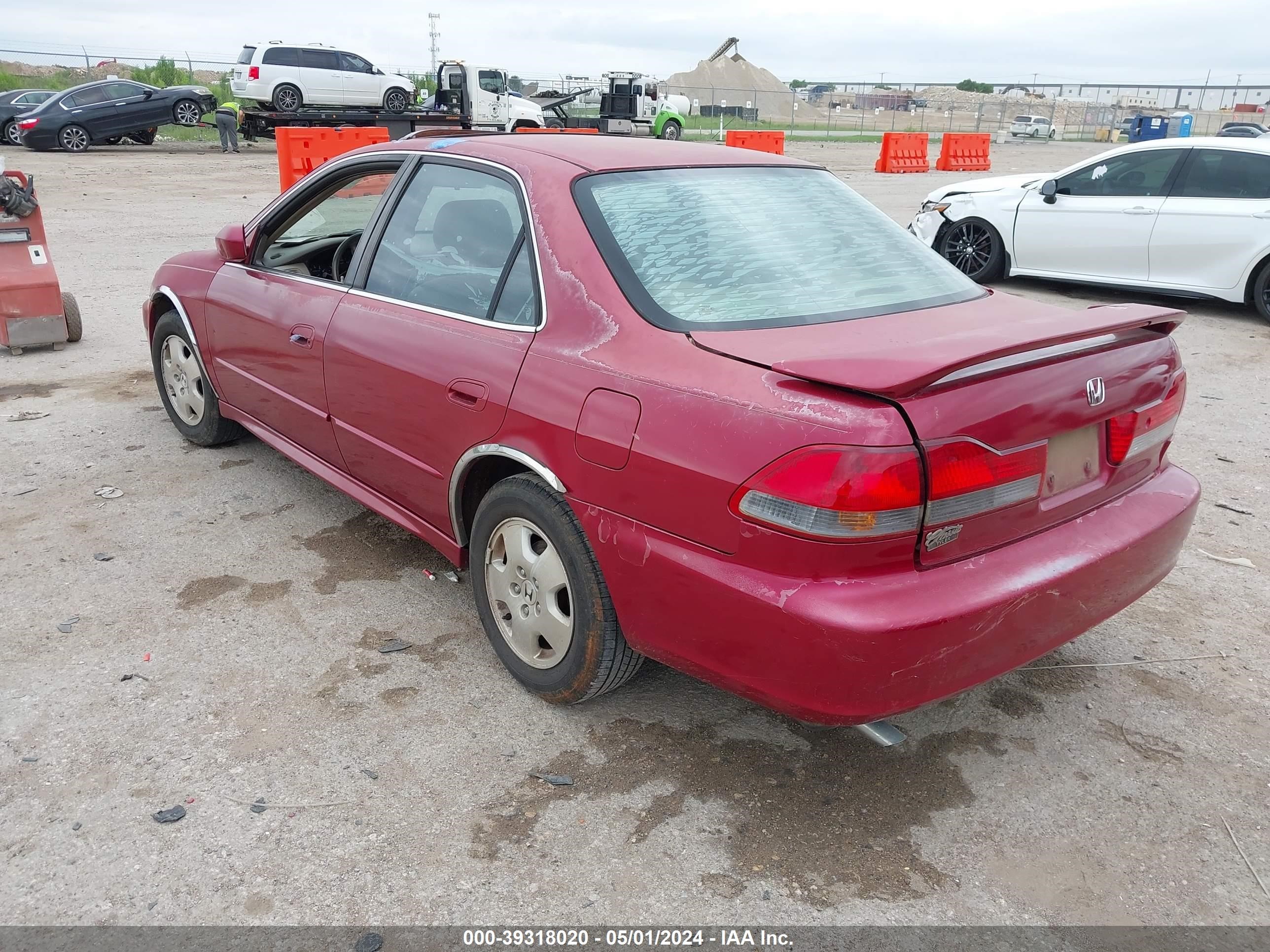 Photo 2 VIN: 1HGCG16532A073945 - HONDA ACCORD 