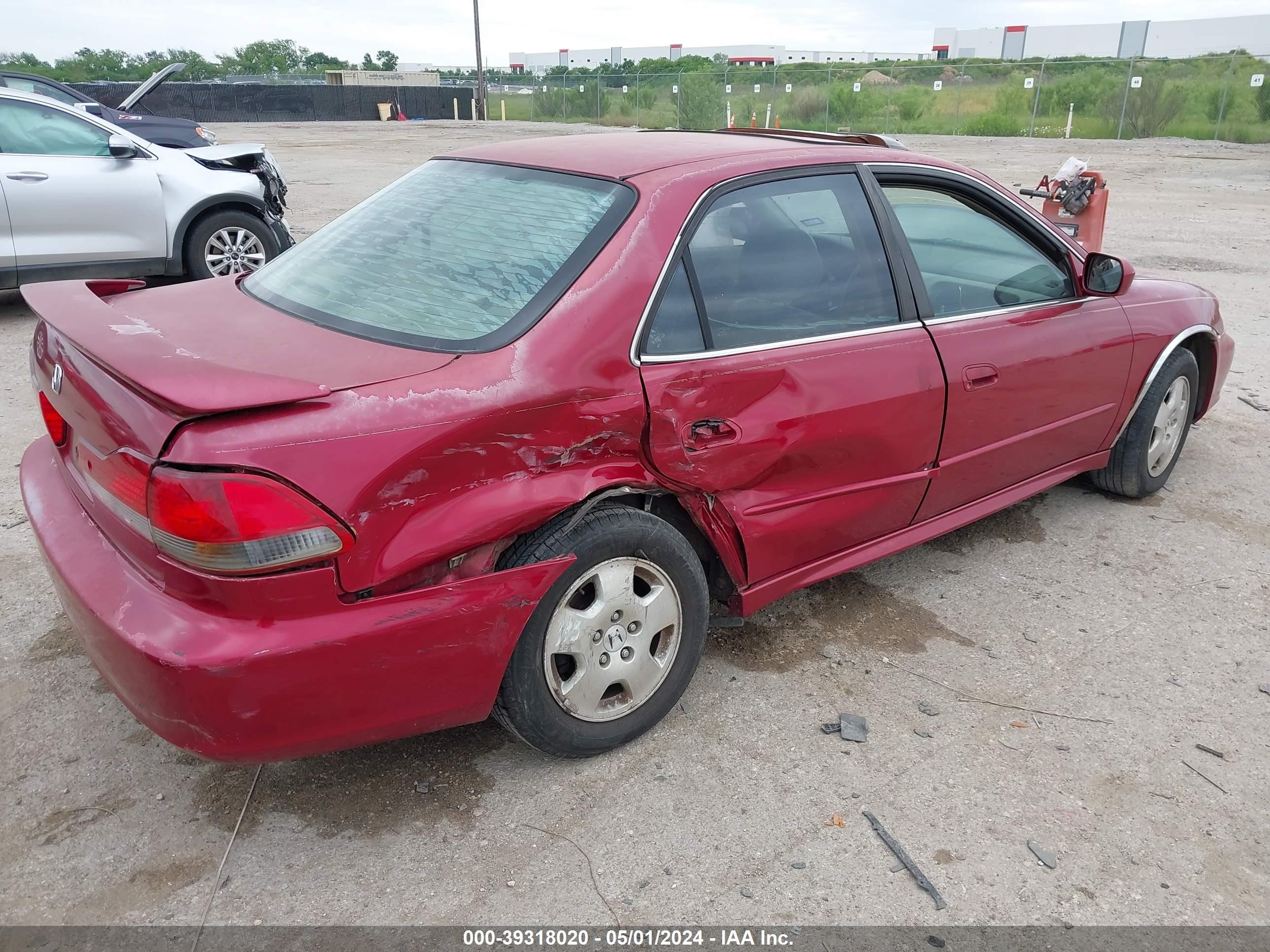 Photo 3 VIN: 1HGCG16532A073945 - HONDA ACCORD 