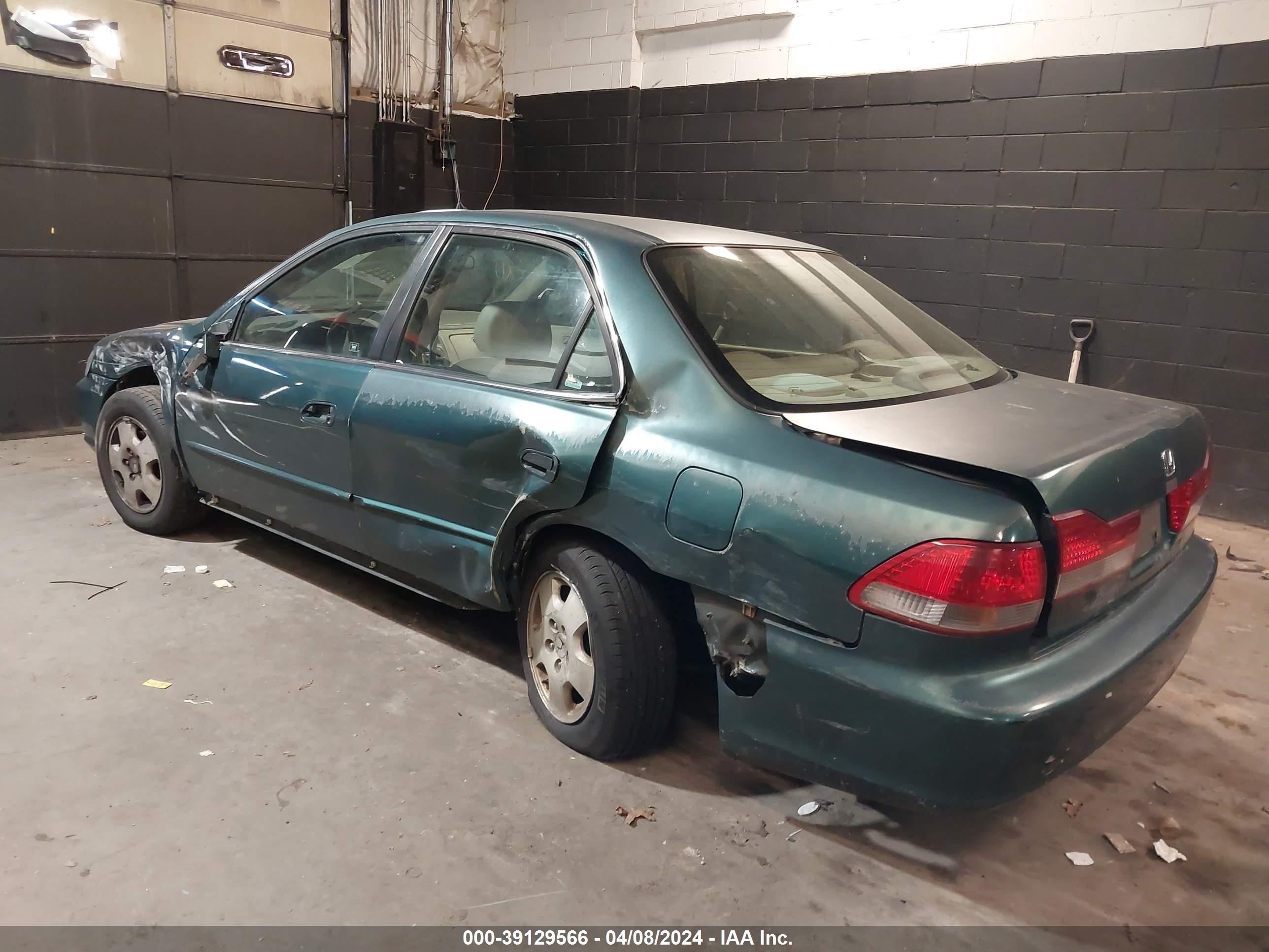 Photo 2 VIN: 1HGCG16532A077865 - HONDA ACCORD 