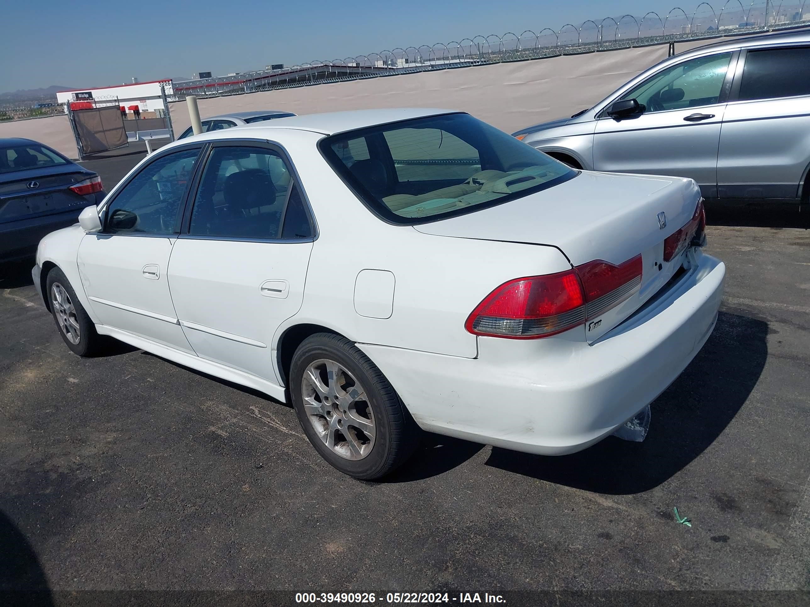 Photo 2 VIN: 1HGCG16532A079406 - HONDA ACCORD 