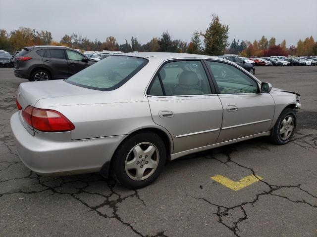 Photo 2 VIN: 1HGCG1653XA016815 - HONDA ACCORD 