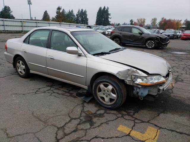 Photo 3 VIN: 1HGCG1653XA016815 - HONDA ACCORD 