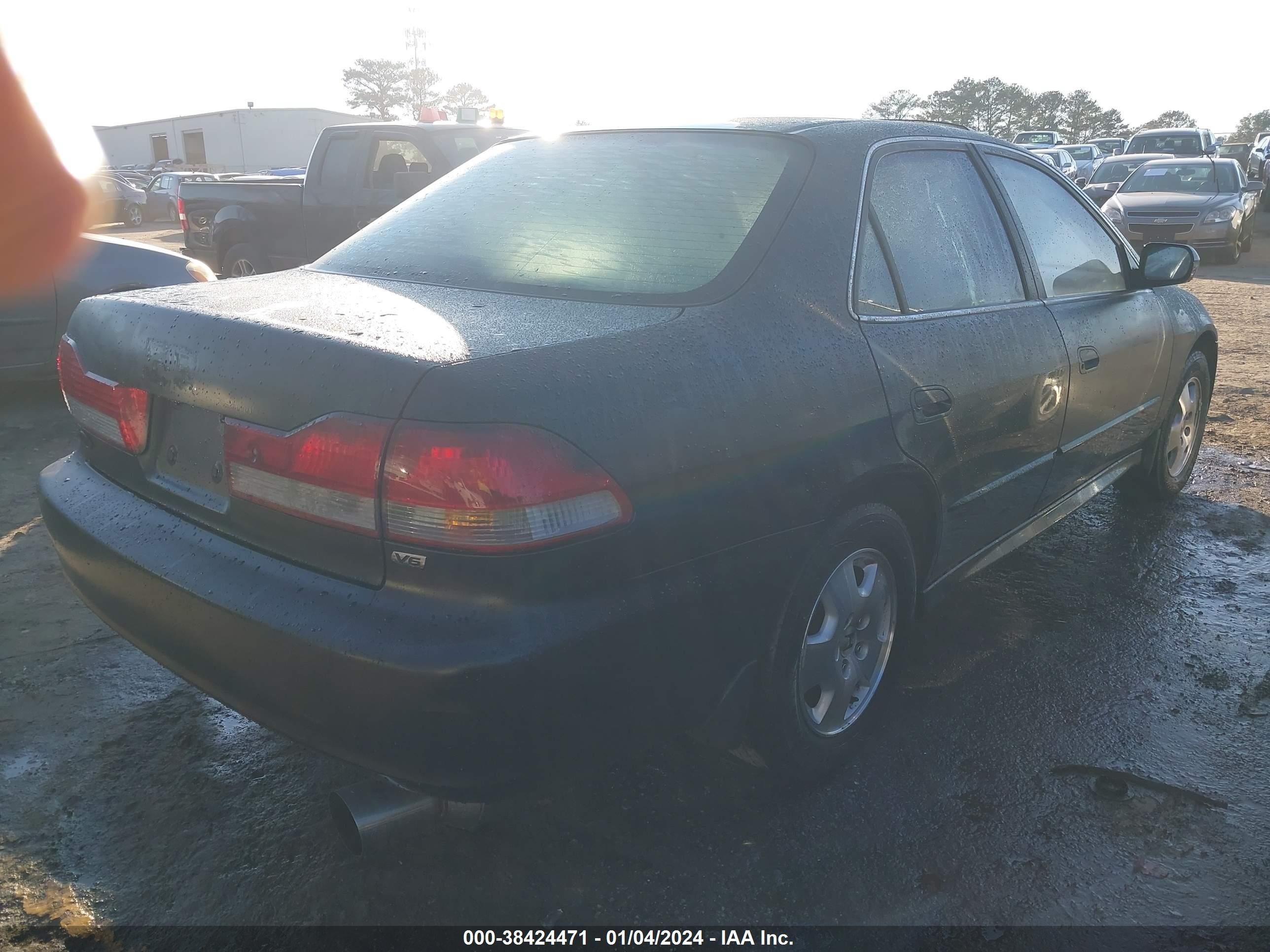 Photo 3 VIN: 1HGCG16542A003046 - HONDA ACCORD 