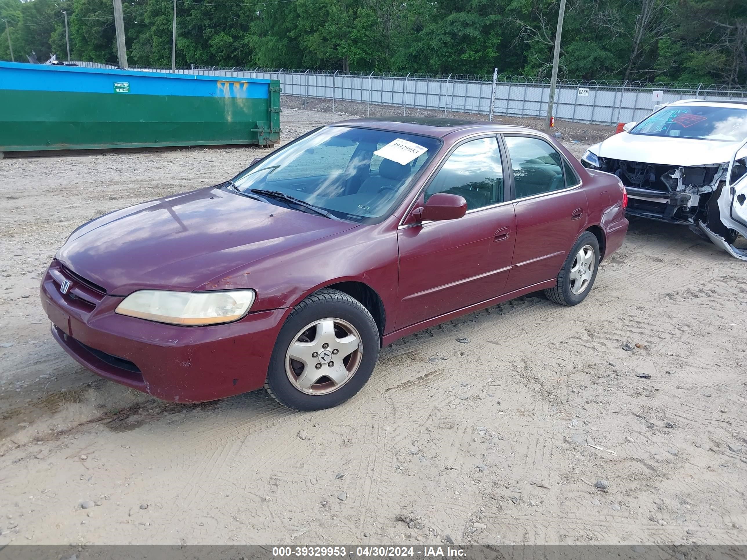 Photo 1 VIN: 1HGCG1654XA000493 - HONDA ACCORD 