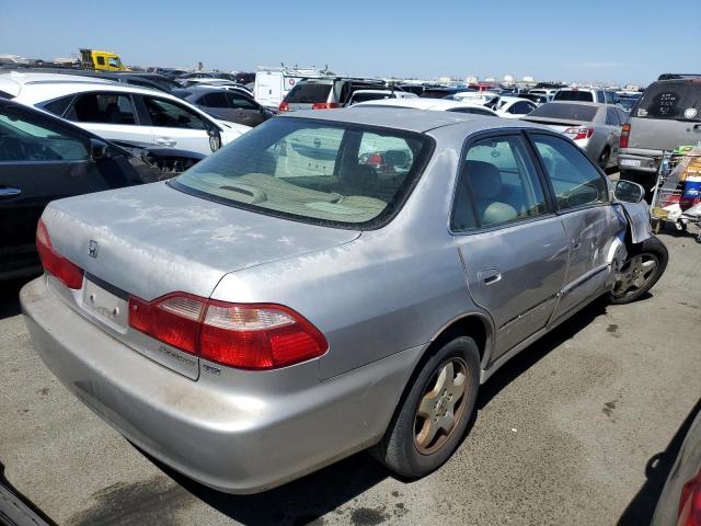 Photo 2 VIN: 1HGCG1654XA041156 - HONDA ACCORD 