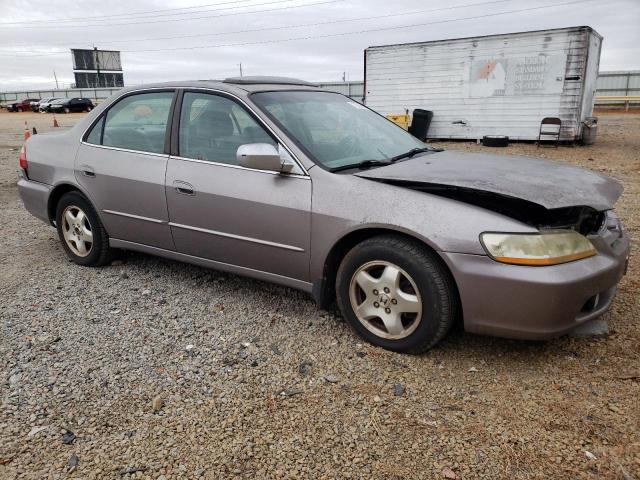 Photo 3 VIN: 1HGCG1654YA017036 - HONDA ACCORD 