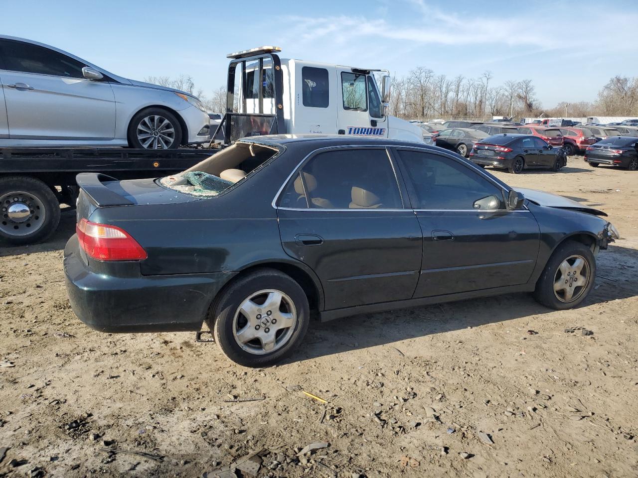 Photo 2 VIN: 1HGCG1654YA018526 - HONDA ACCORD 