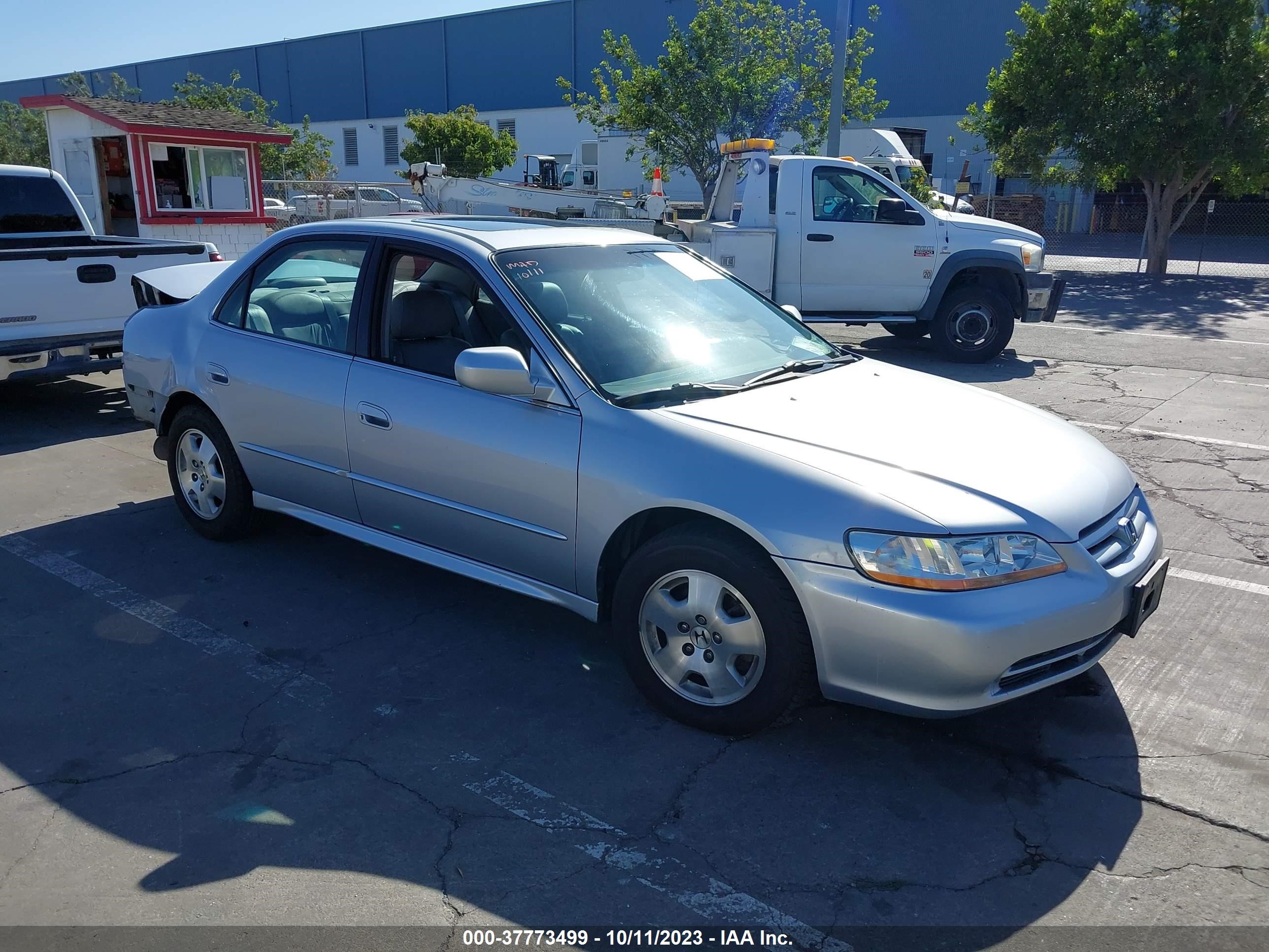 Photo 0 VIN: 1HGCG16561A012832 - HONDA ACCORD 