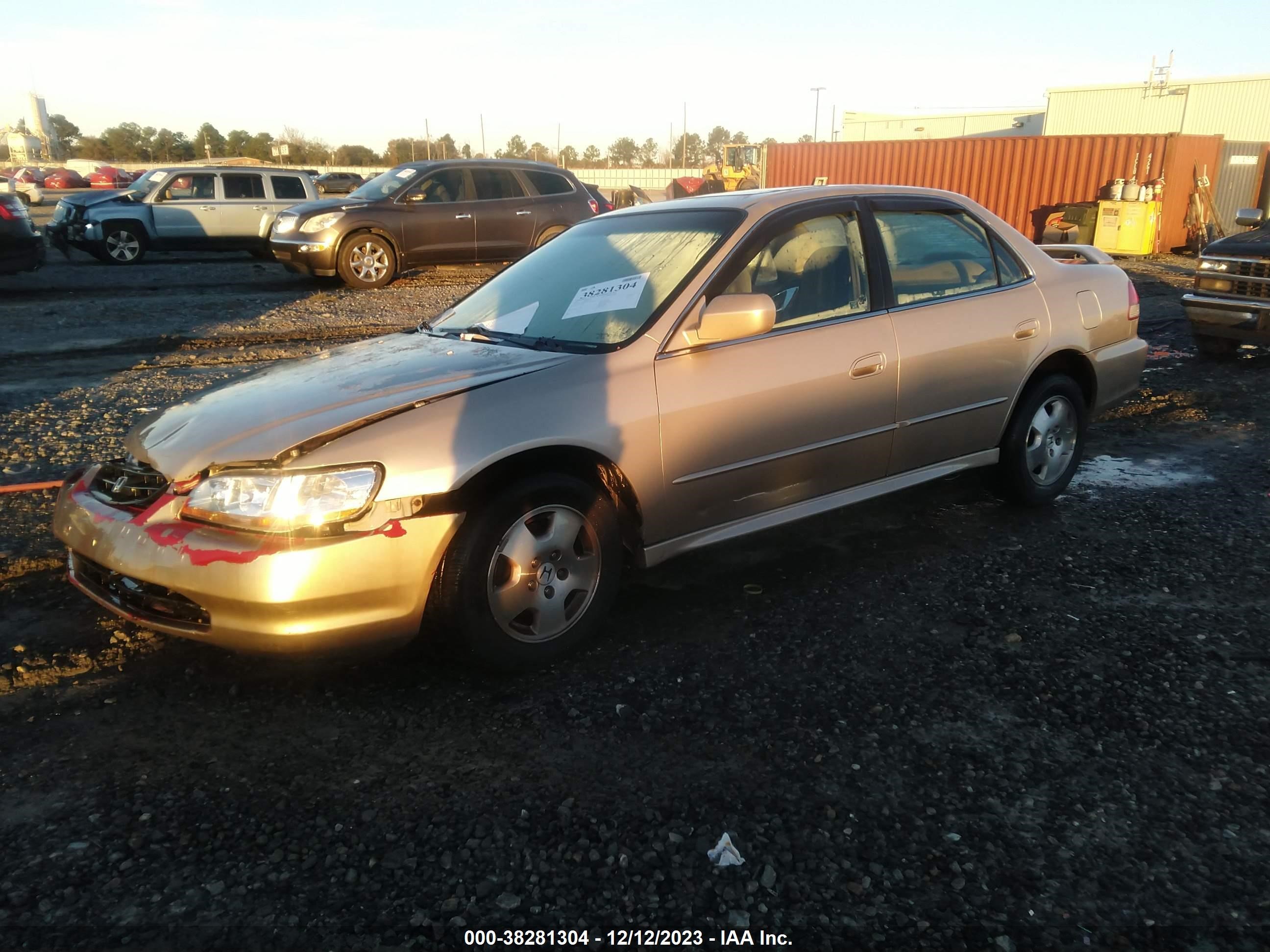 Photo 1 VIN: 1HGCG16562A013142 - HONDA ACCORD 