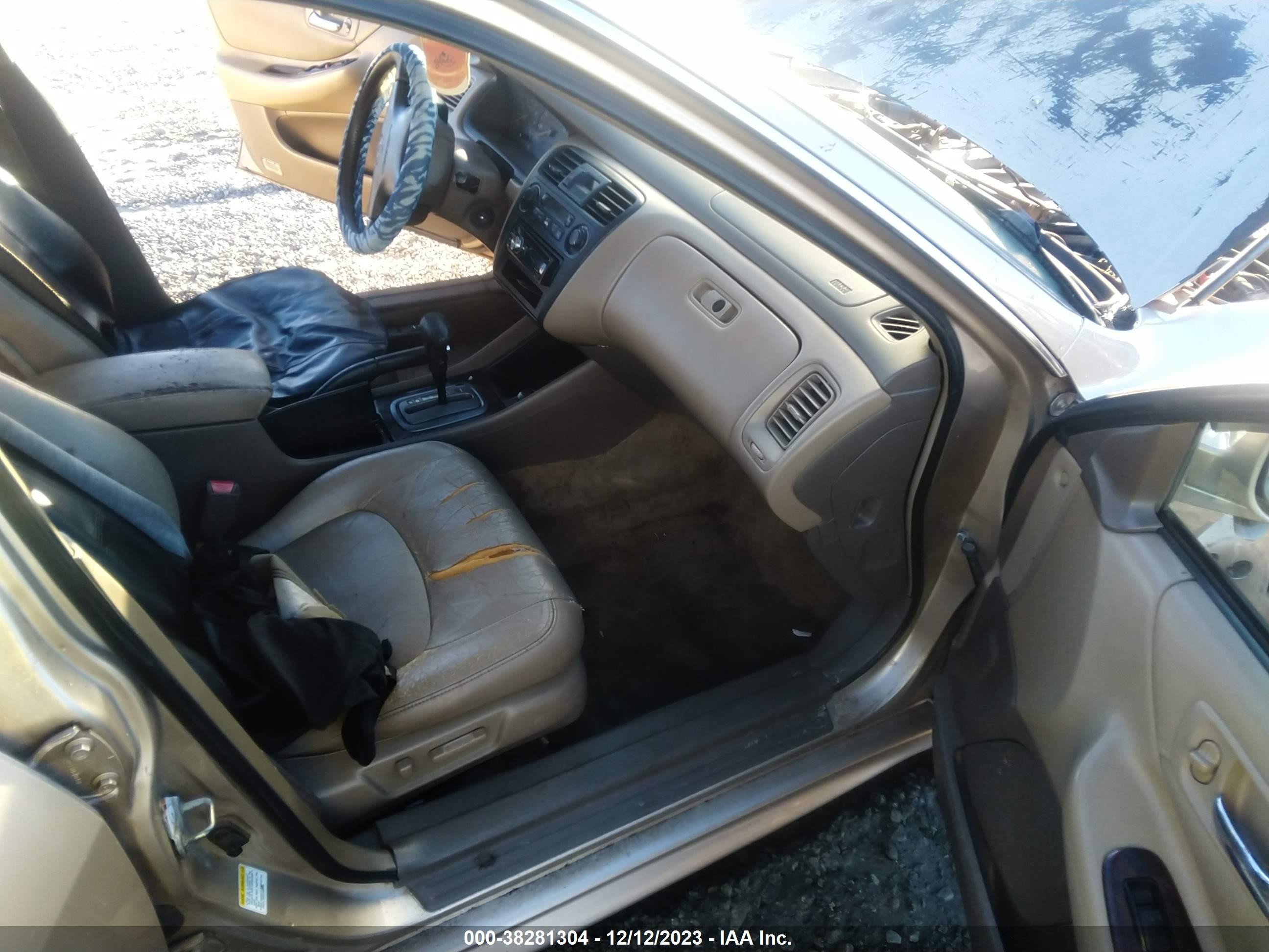 Photo 4 VIN: 1HGCG16562A013142 - HONDA ACCORD 