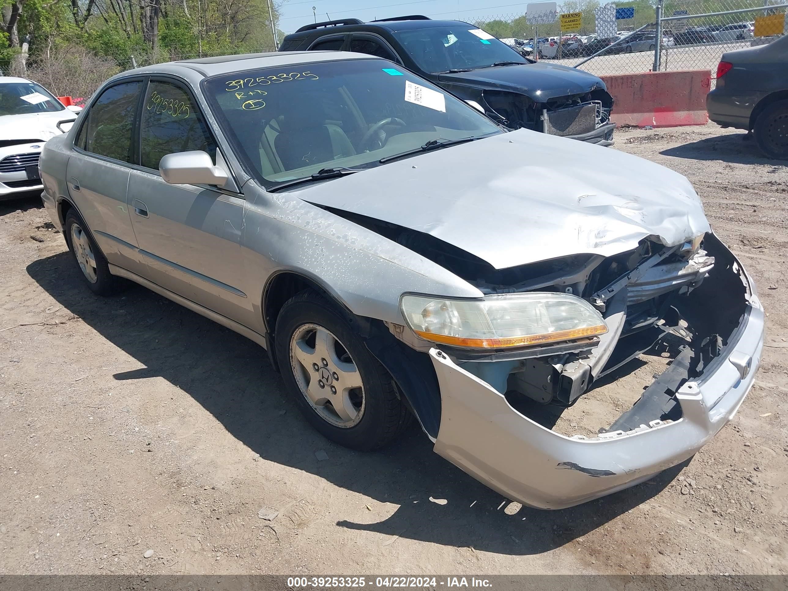 Photo 12 VIN: 1HGCG1656WA067174 - HONDA ACCORD 