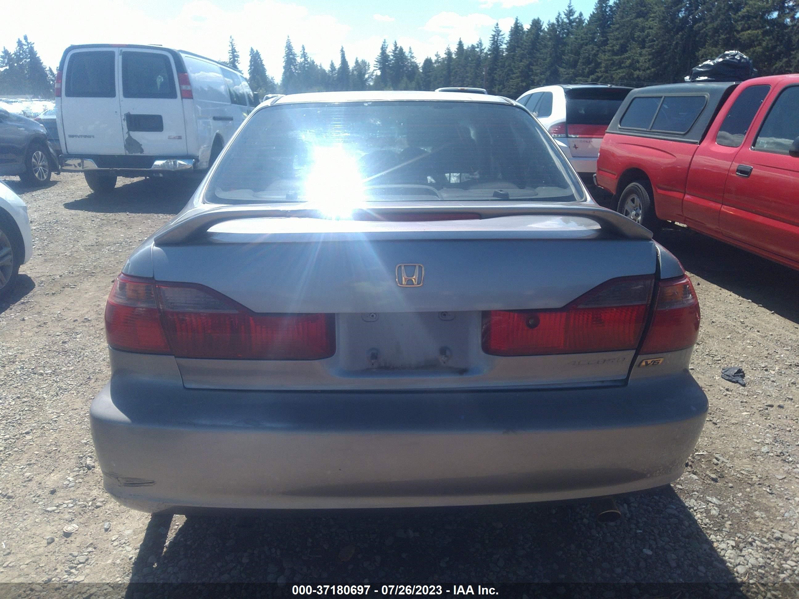 Photo 14 VIN: 1HGCG1656YA024716 - HONDA ACCORD 