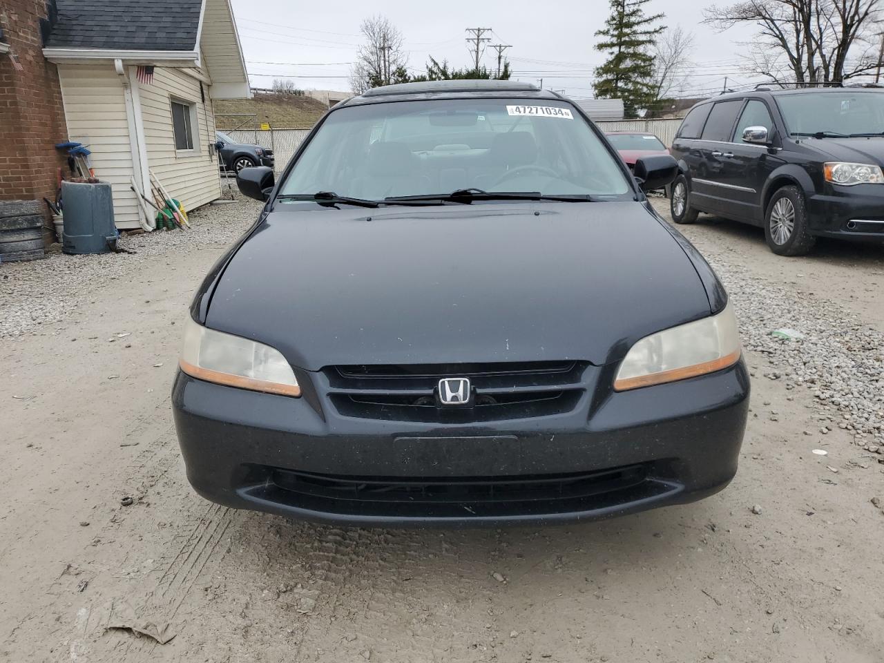 Photo 4 VIN: 1HGCG1656YA050247 - HONDA ACCORD 