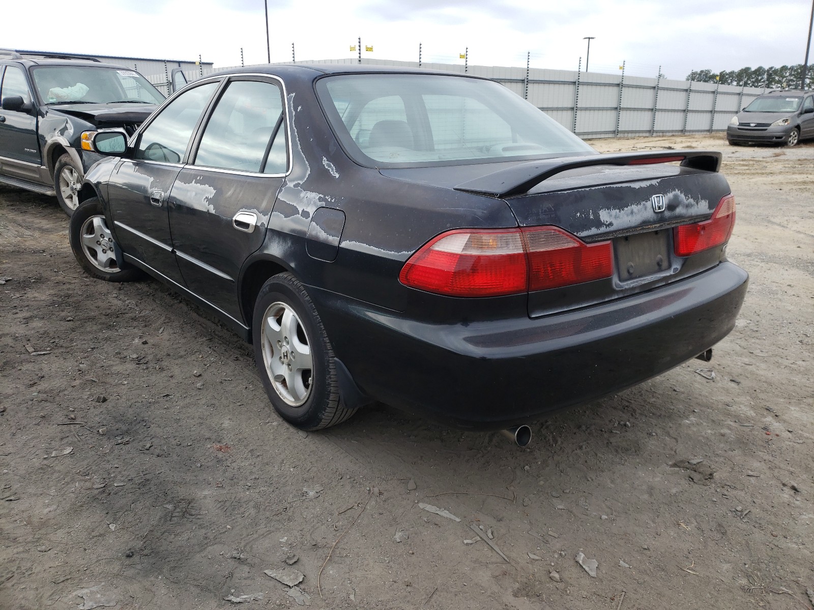 Photo 2 VIN: 1HGCG1656YA083006 - HONDA ACCORD EX 