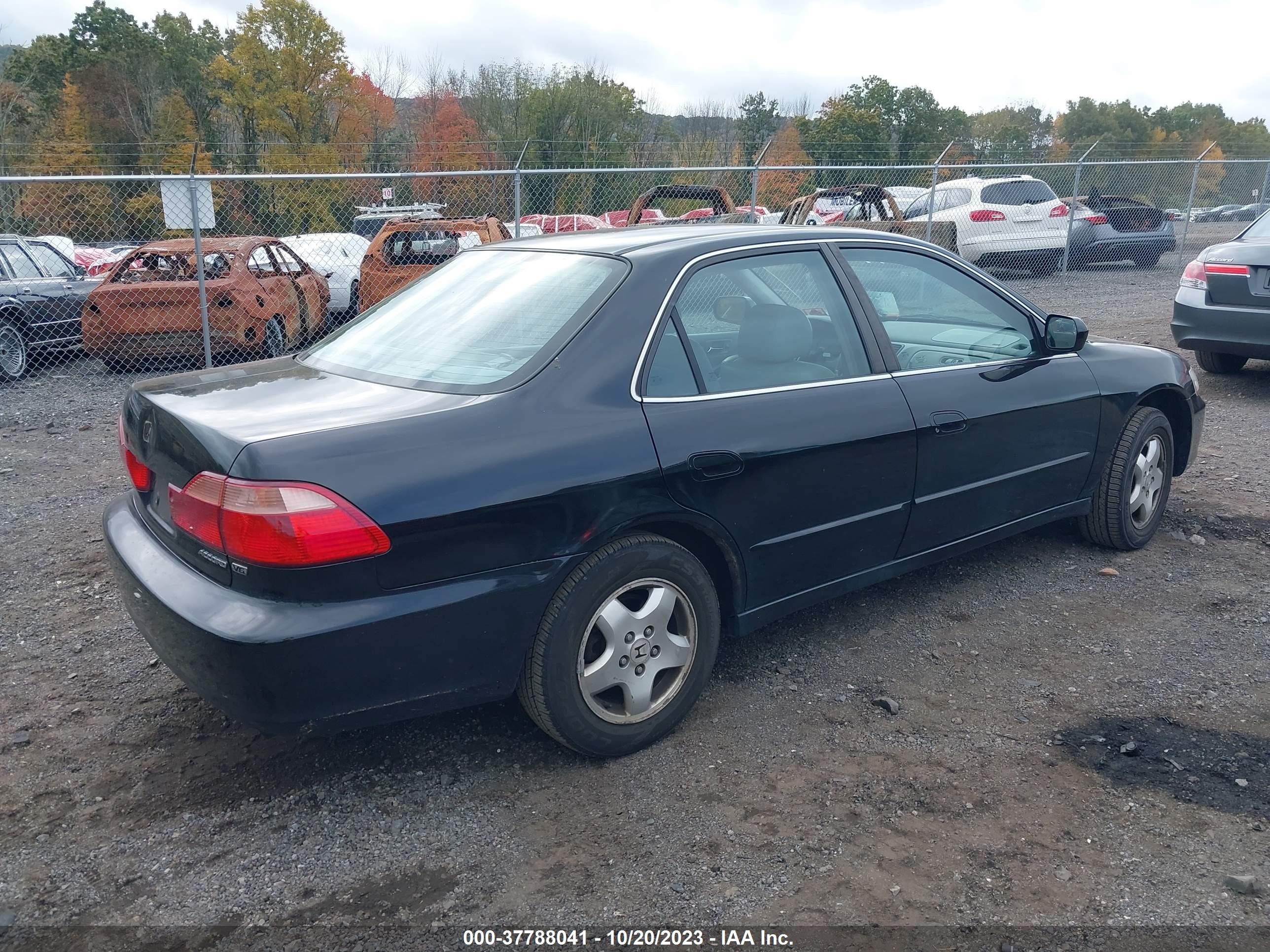 Photo 3 VIN: 1HGCG1656YA094961 - HONDA ACCORD 