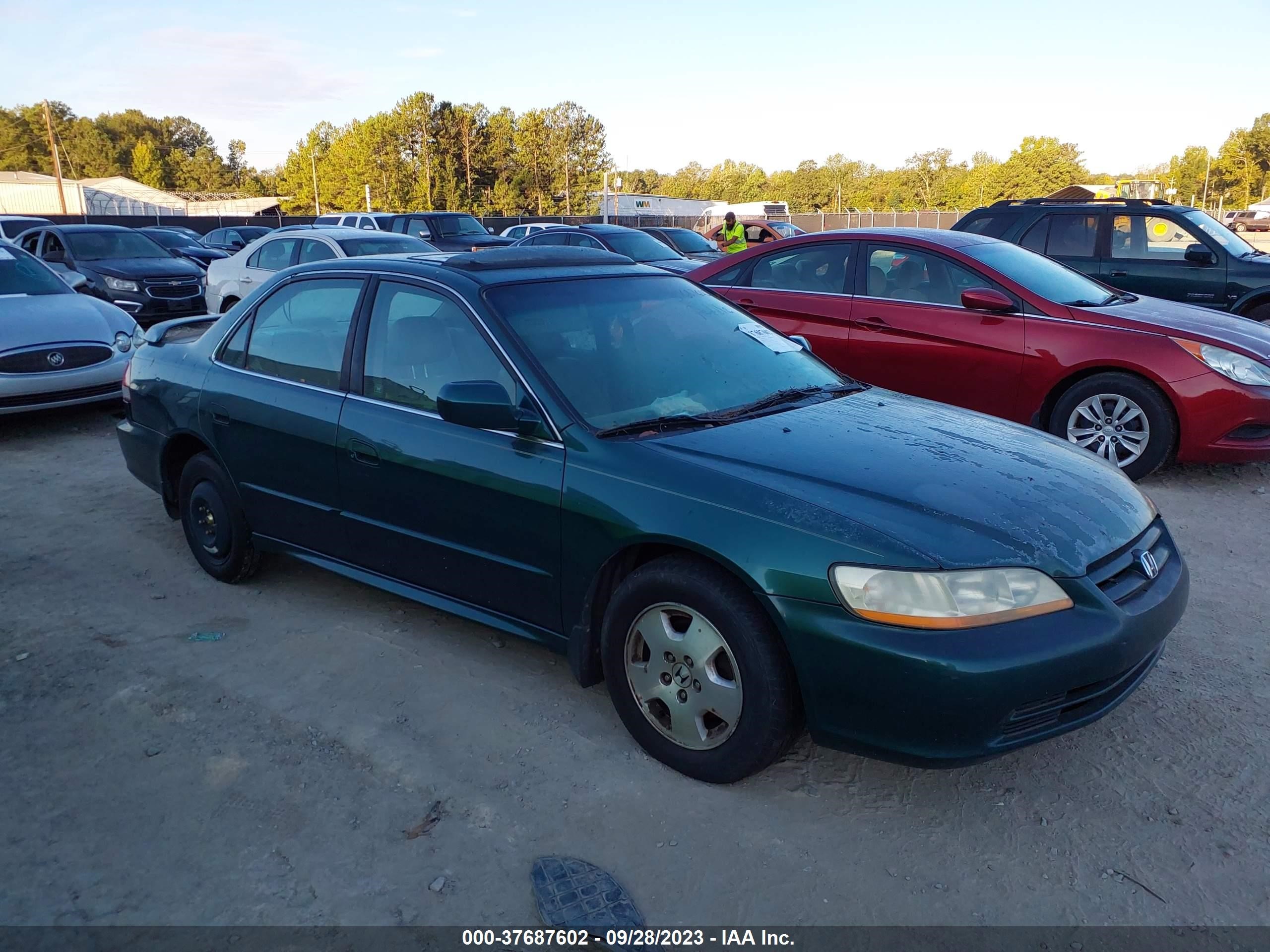 Photo 0 VIN: 1HGCG16572A015689 - HONDA ACCORD 