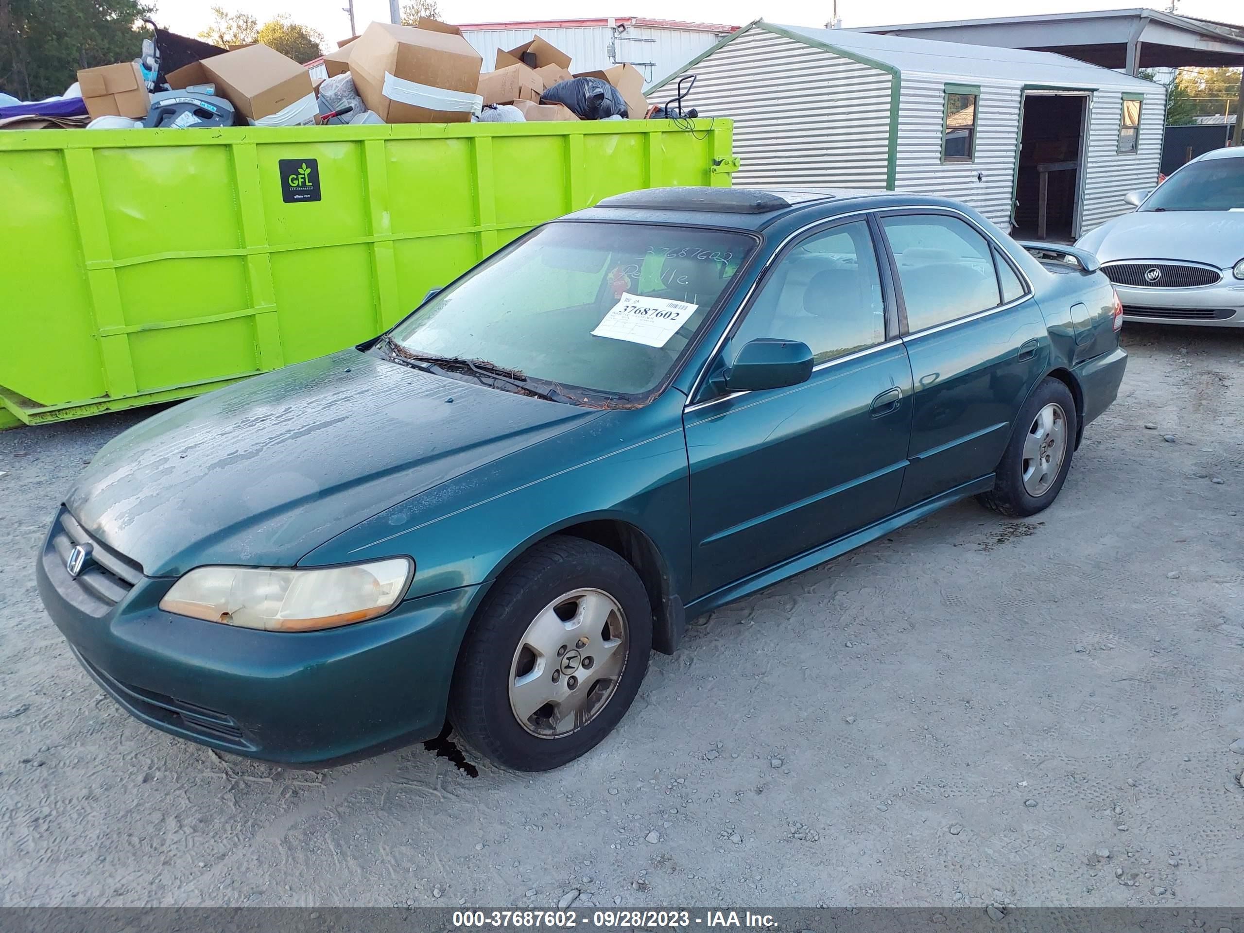 Photo 1 VIN: 1HGCG16572A015689 - HONDA ACCORD 