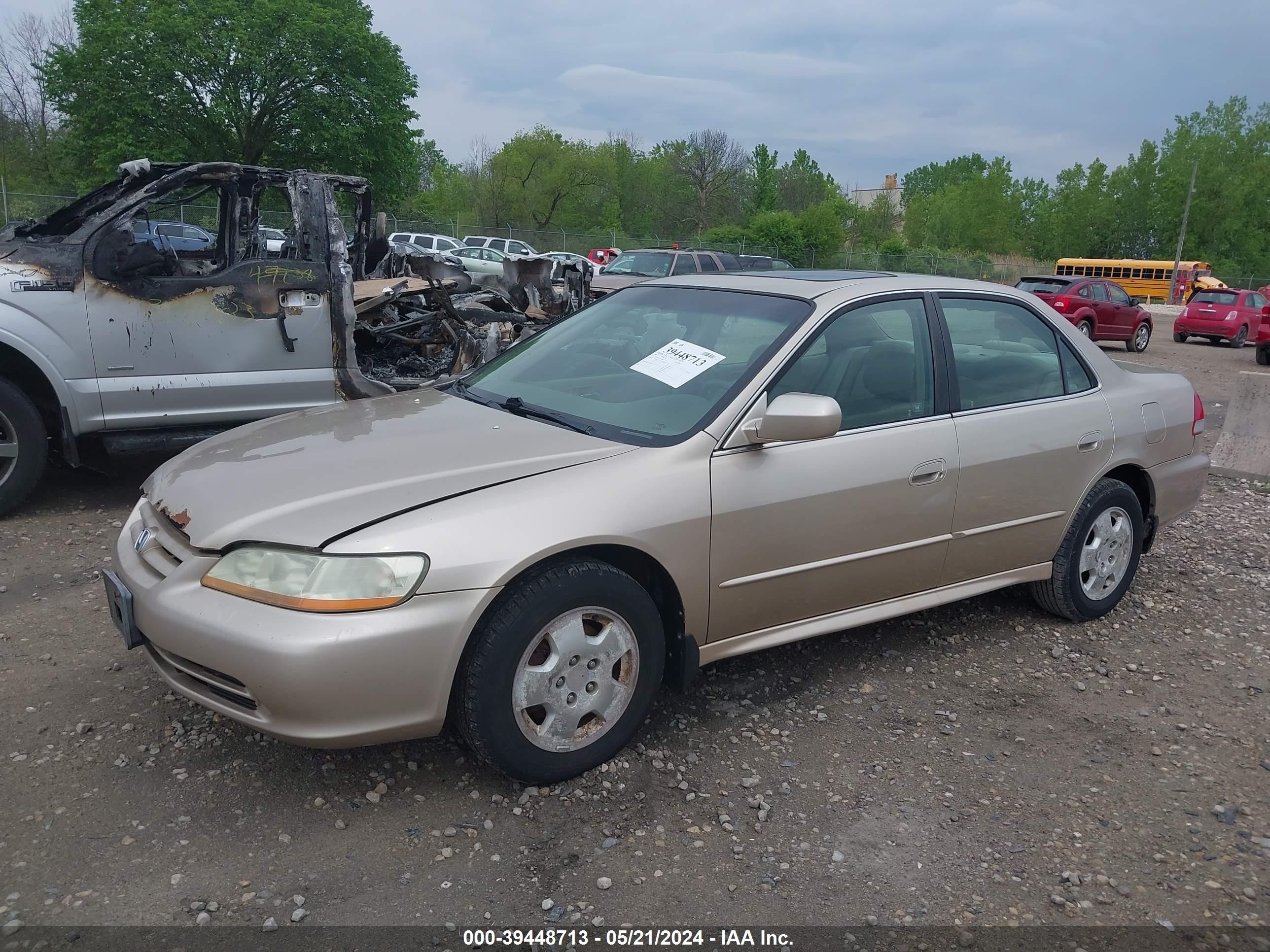 Photo 1 VIN: 1HGCG16572A020634 - HONDA ACCORD 