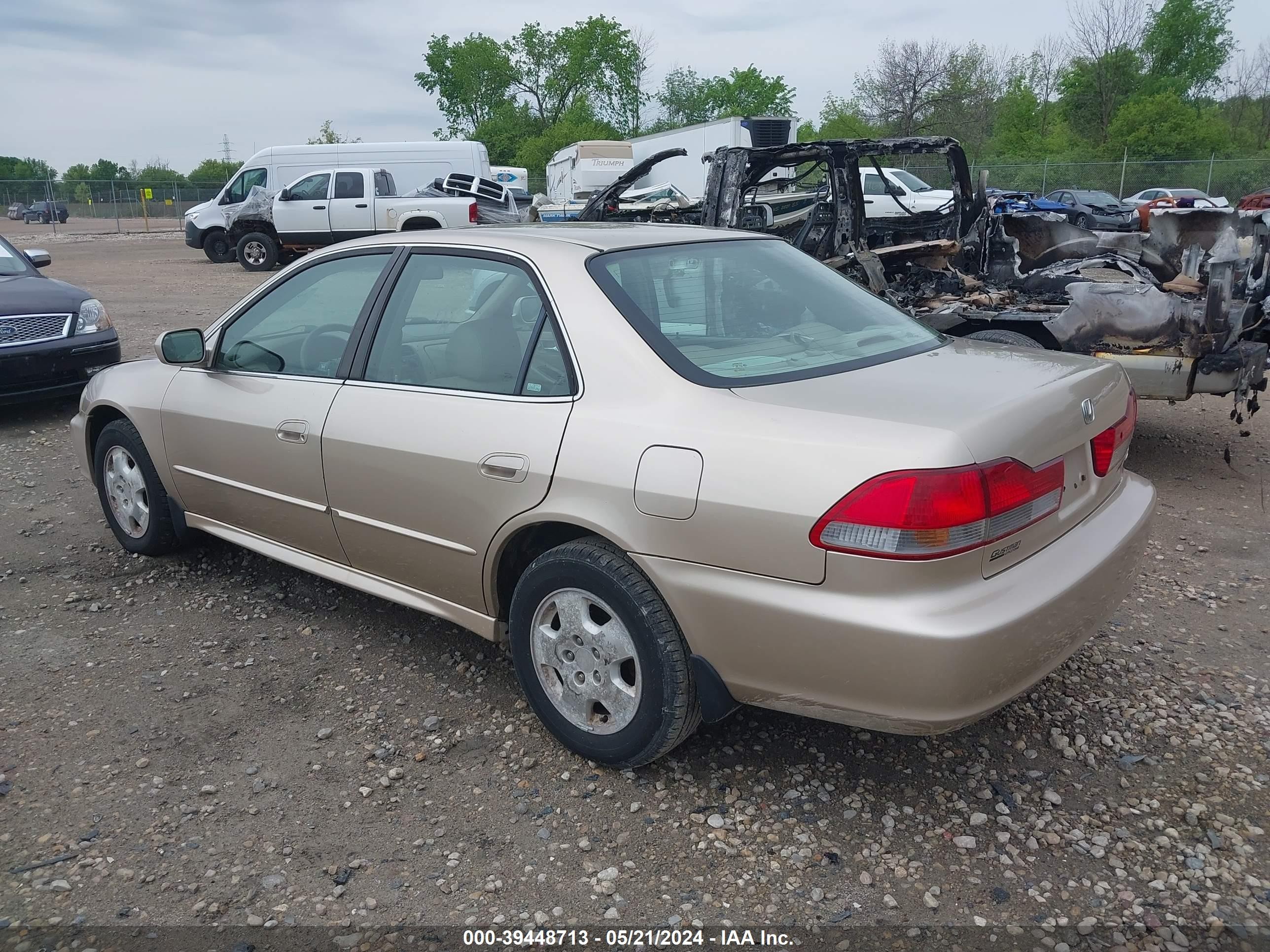 Photo 2 VIN: 1HGCG16572A020634 - HONDA ACCORD 