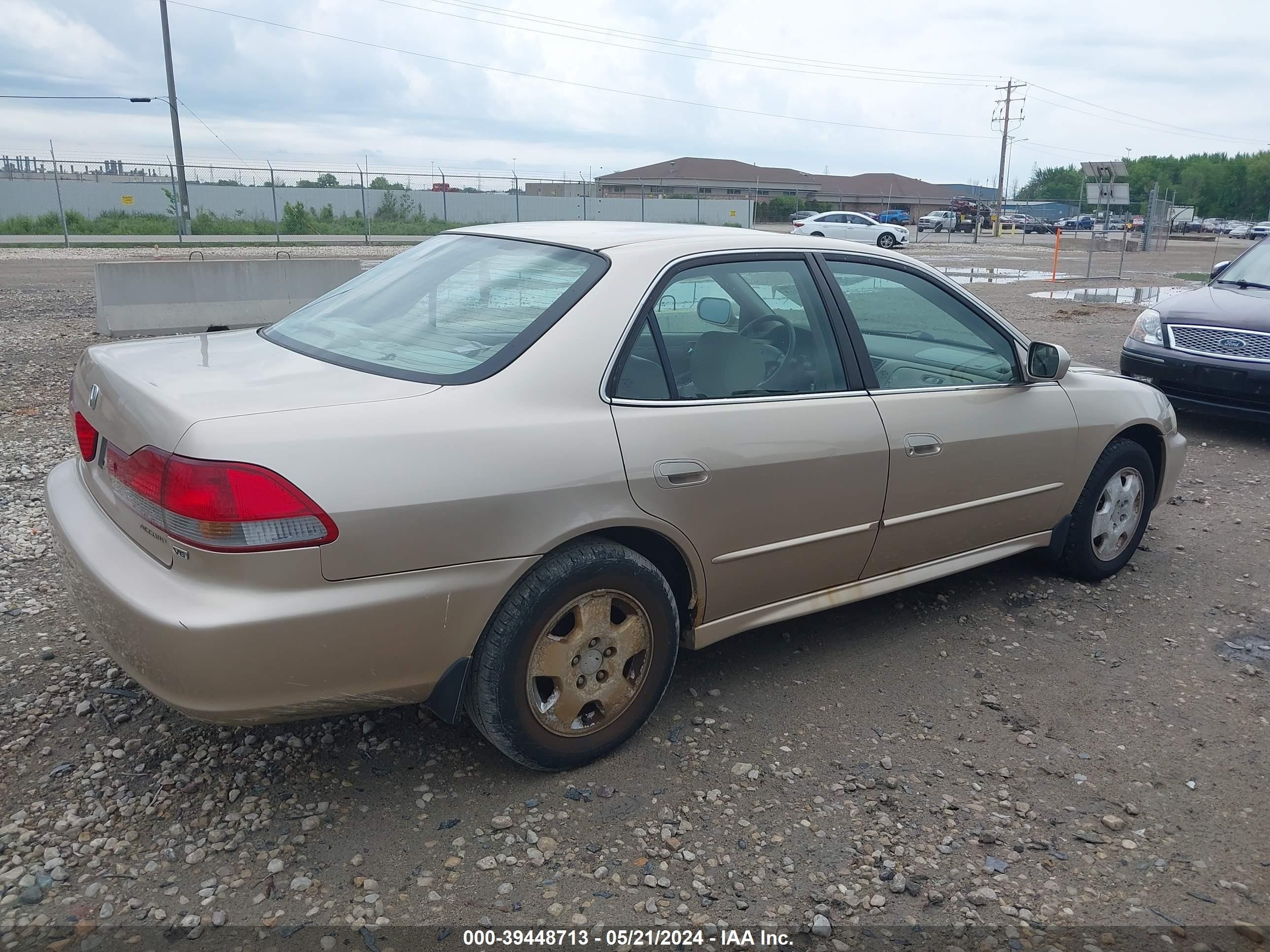 Photo 3 VIN: 1HGCG16572A020634 - HONDA ACCORD 