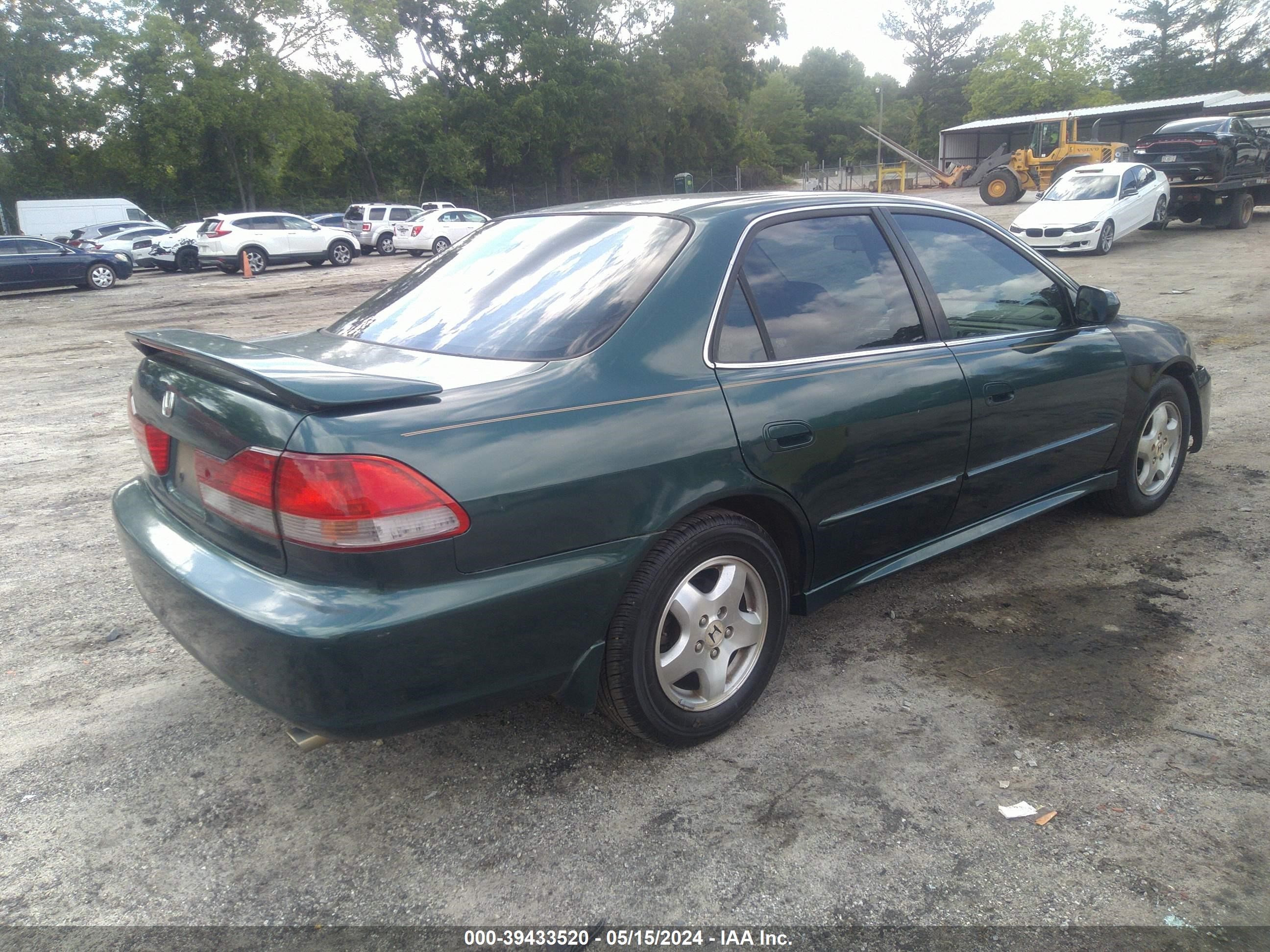 Photo 3 VIN: 1HGCG16572A070191 - HONDA ACCORD 