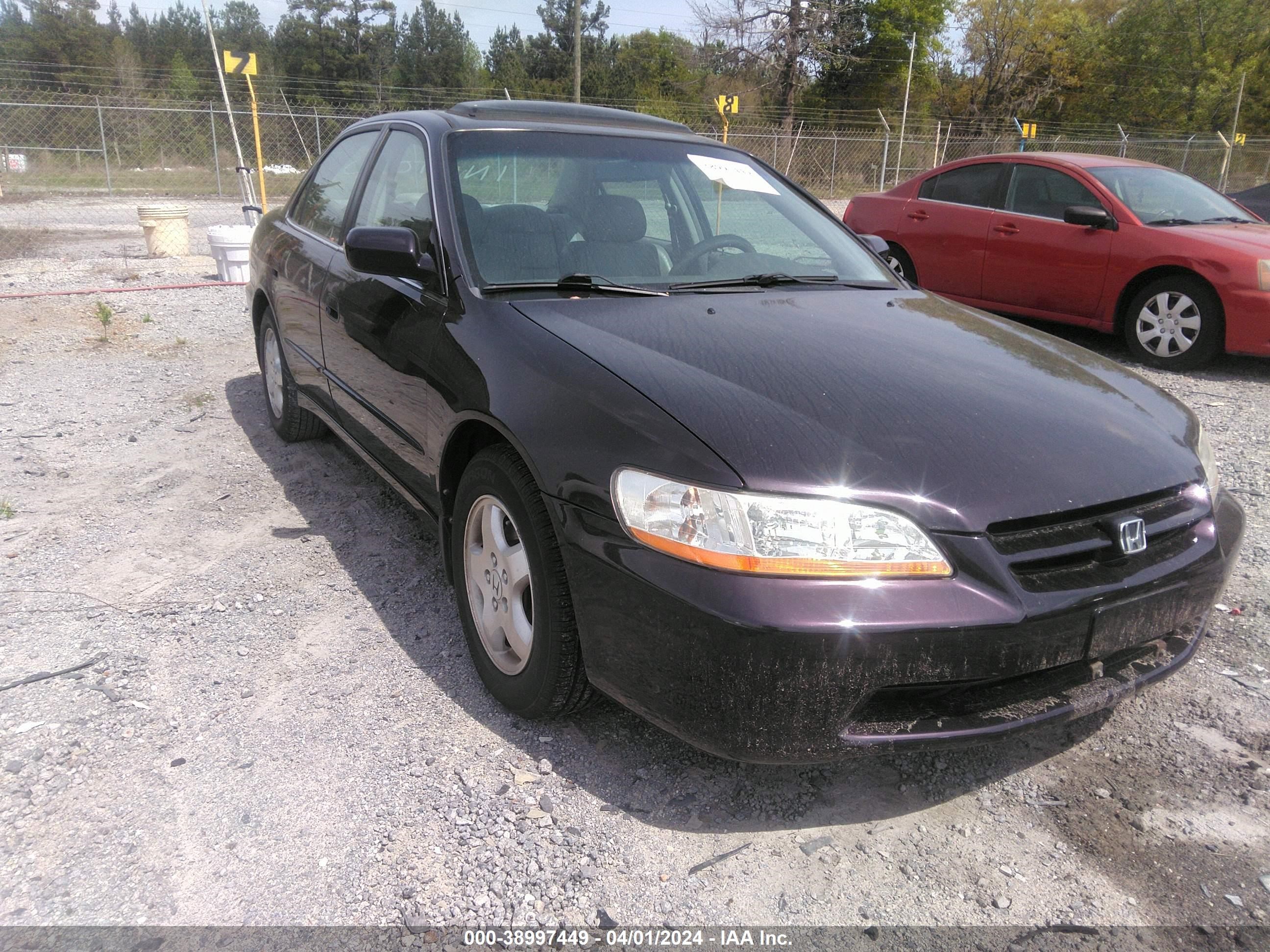 Photo 11 VIN: 1HGCG1657WA017089 - HONDA ACCORD 