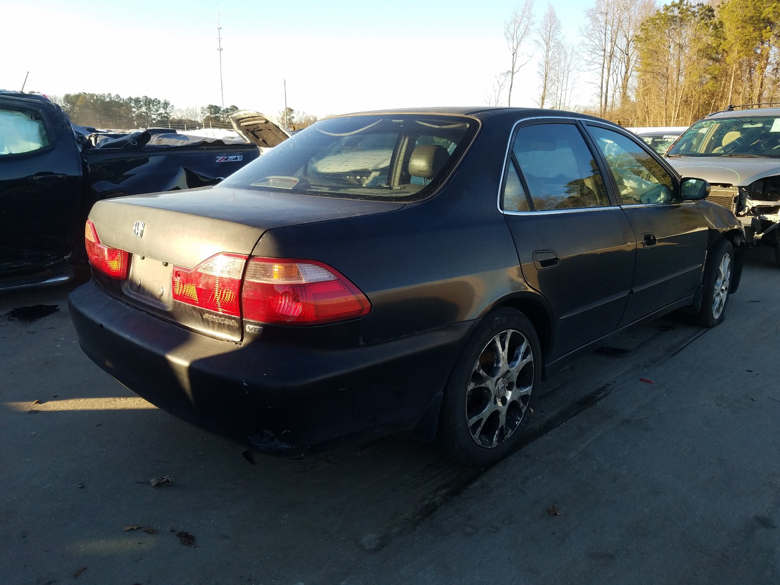 Photo 3 VIN: 1HGCG1657WA066907 - HONDA ACCORD EX 