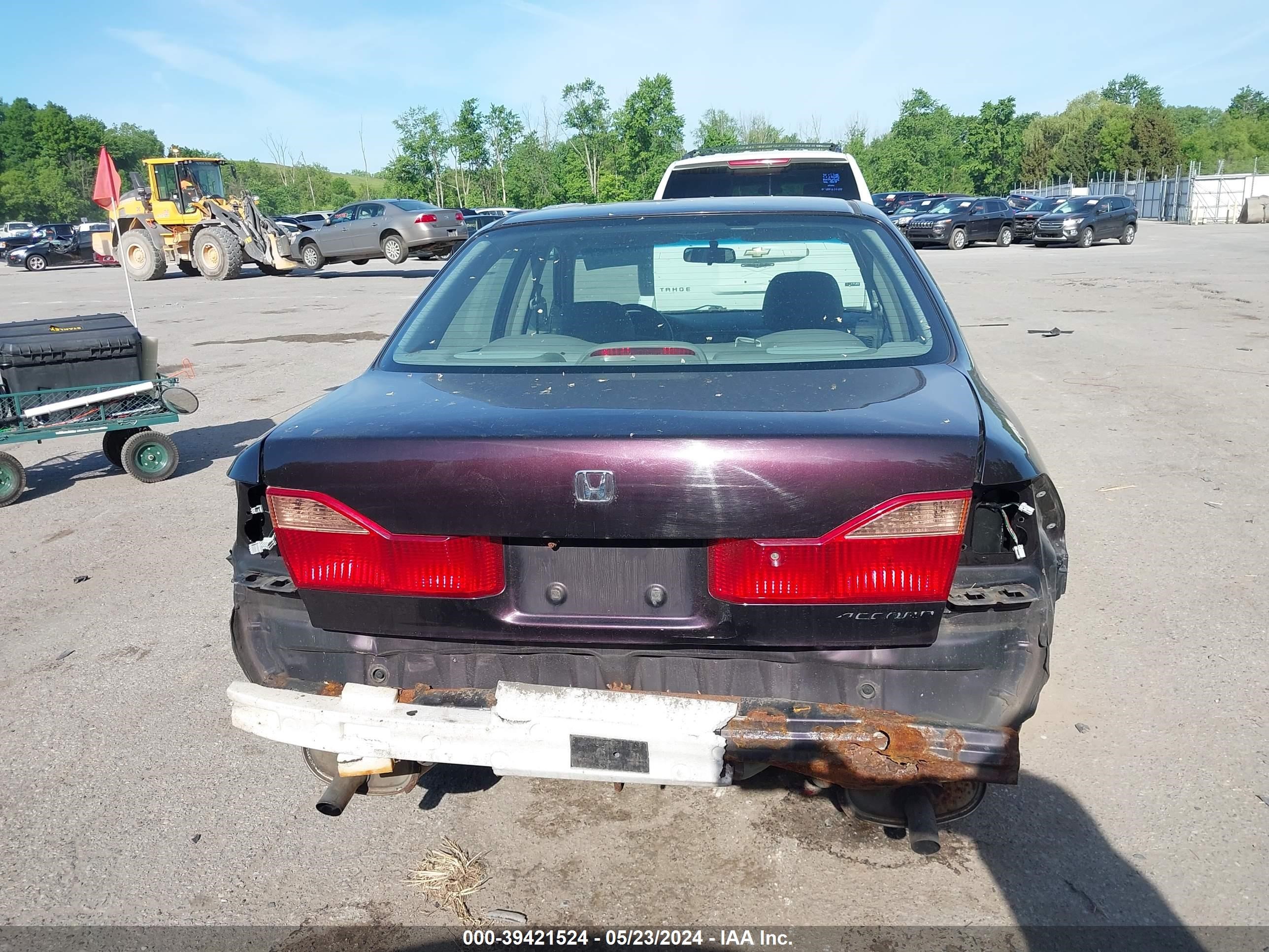 Photo 16 VIN: 1HGCG1657XA028188 - HONDA ACCORD 